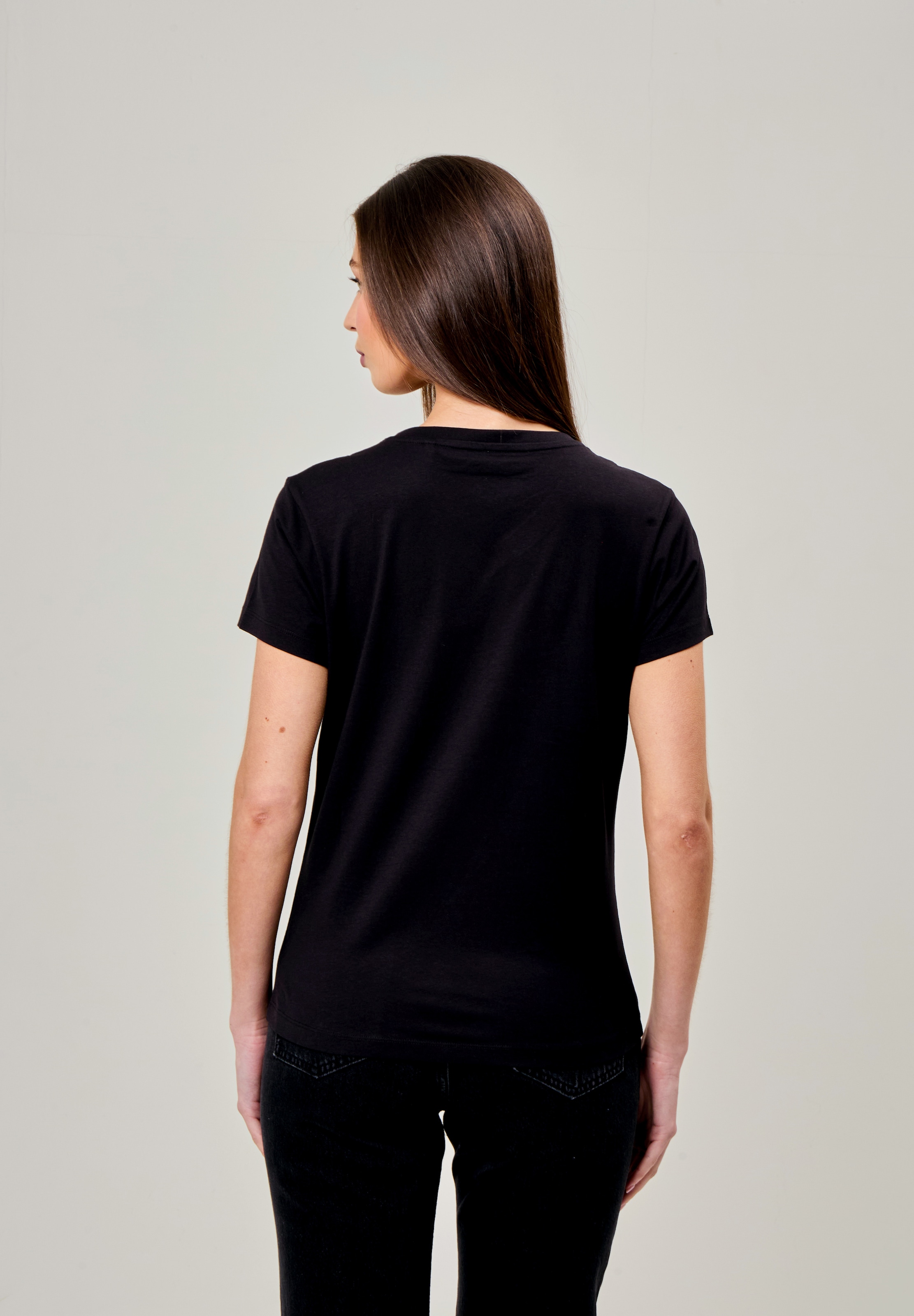 Bench. V-Shirt »BELLATRIX«