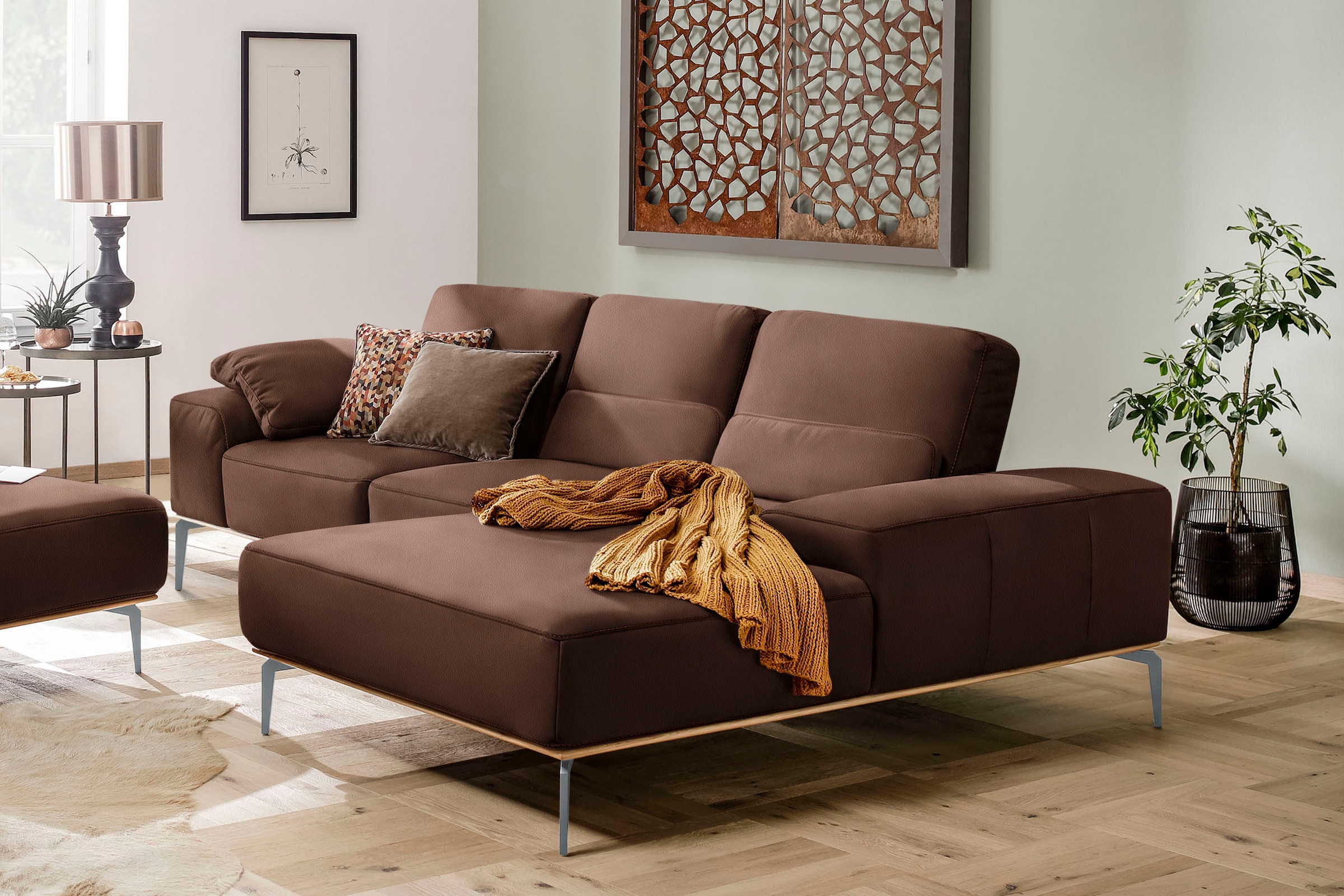 Ecksofa »run«, mit elegantem Holzsockel, Füße in Silber matt, Breite 279 cm