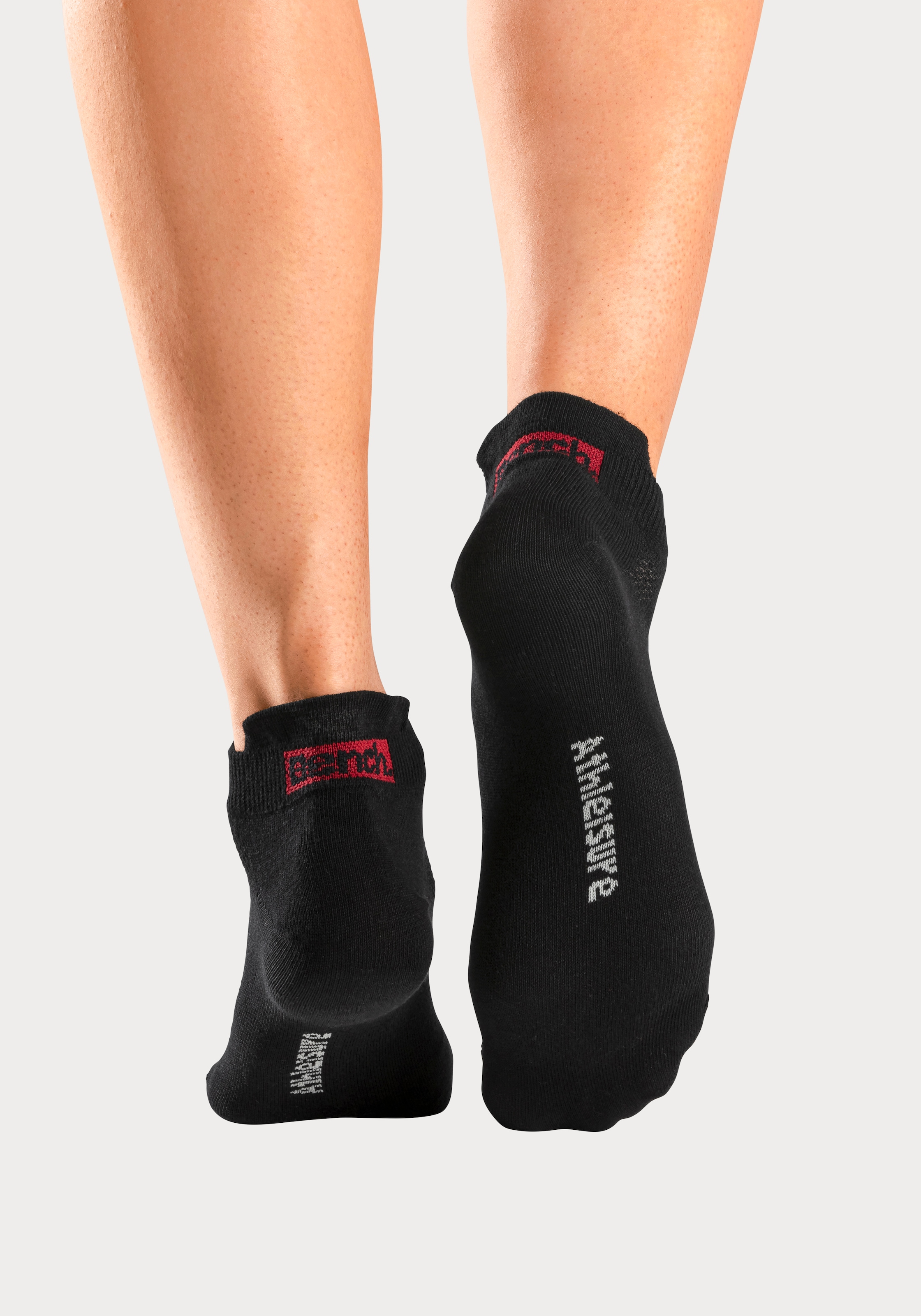 Bench. Sneakersocken, (Packung, 6 Paar), mit Lüftungskanälen in Netzstruktur