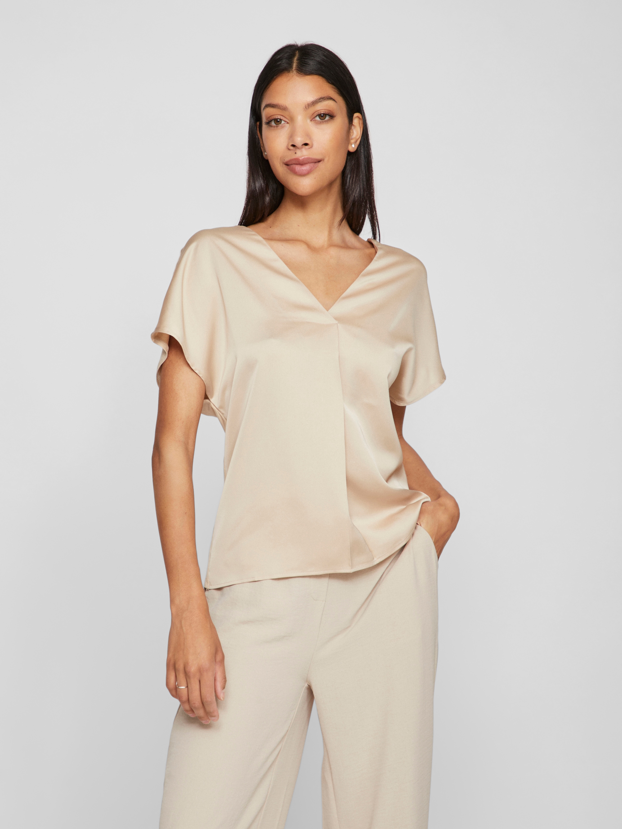 Vila V-Shirt "VIELLETTE V-NECK S/S SATIN TOP - NOOS"