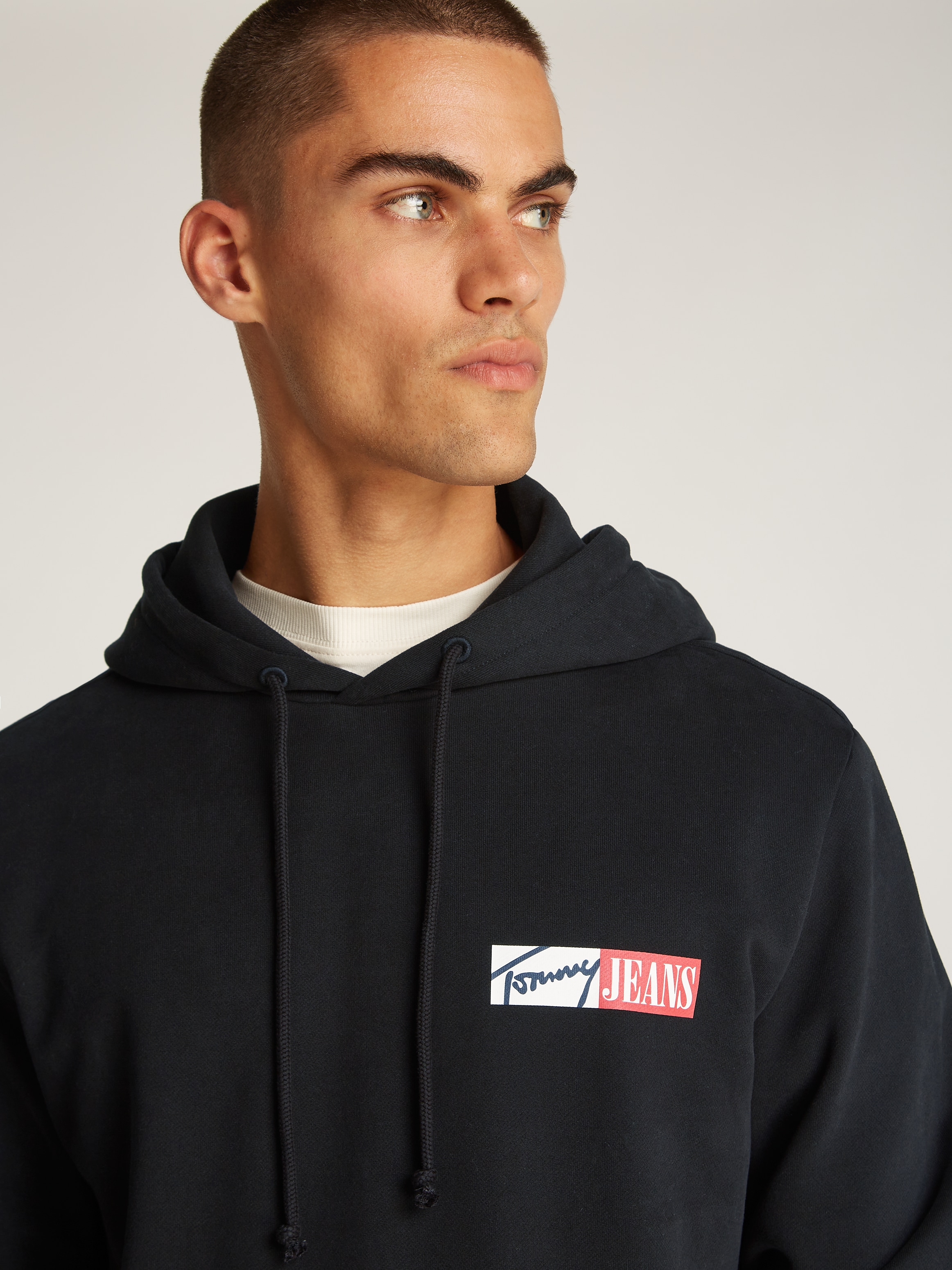 Tommy Jeans Hoodie »TJM REG ENTRY GRAPHIC HOODIE EXT«, mit Logo
