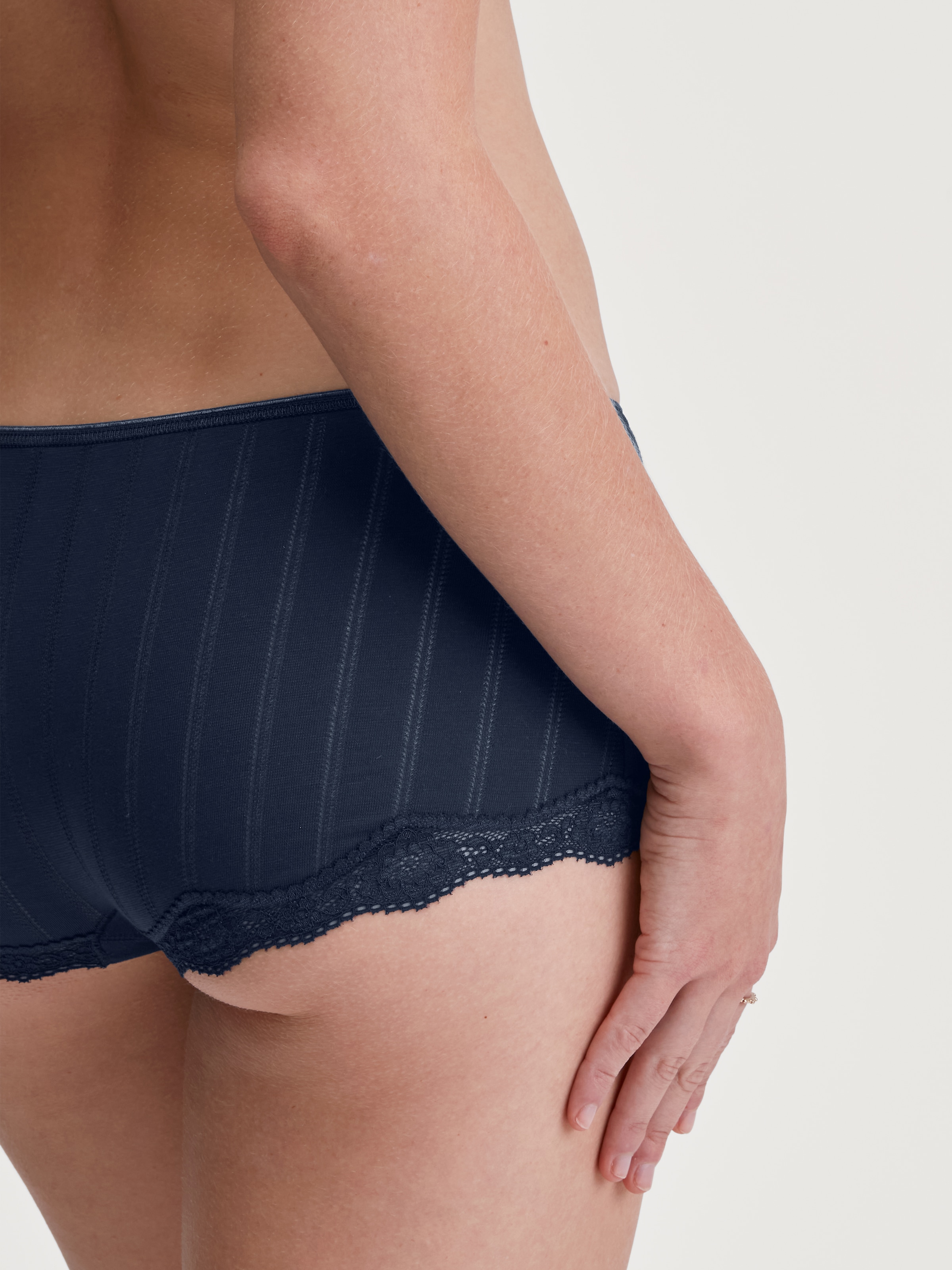 CALIDA Panty »Etude Toujours«, Jacquard-Optik, Low-Cut, feminin, elastisch, bequem, pillingarm