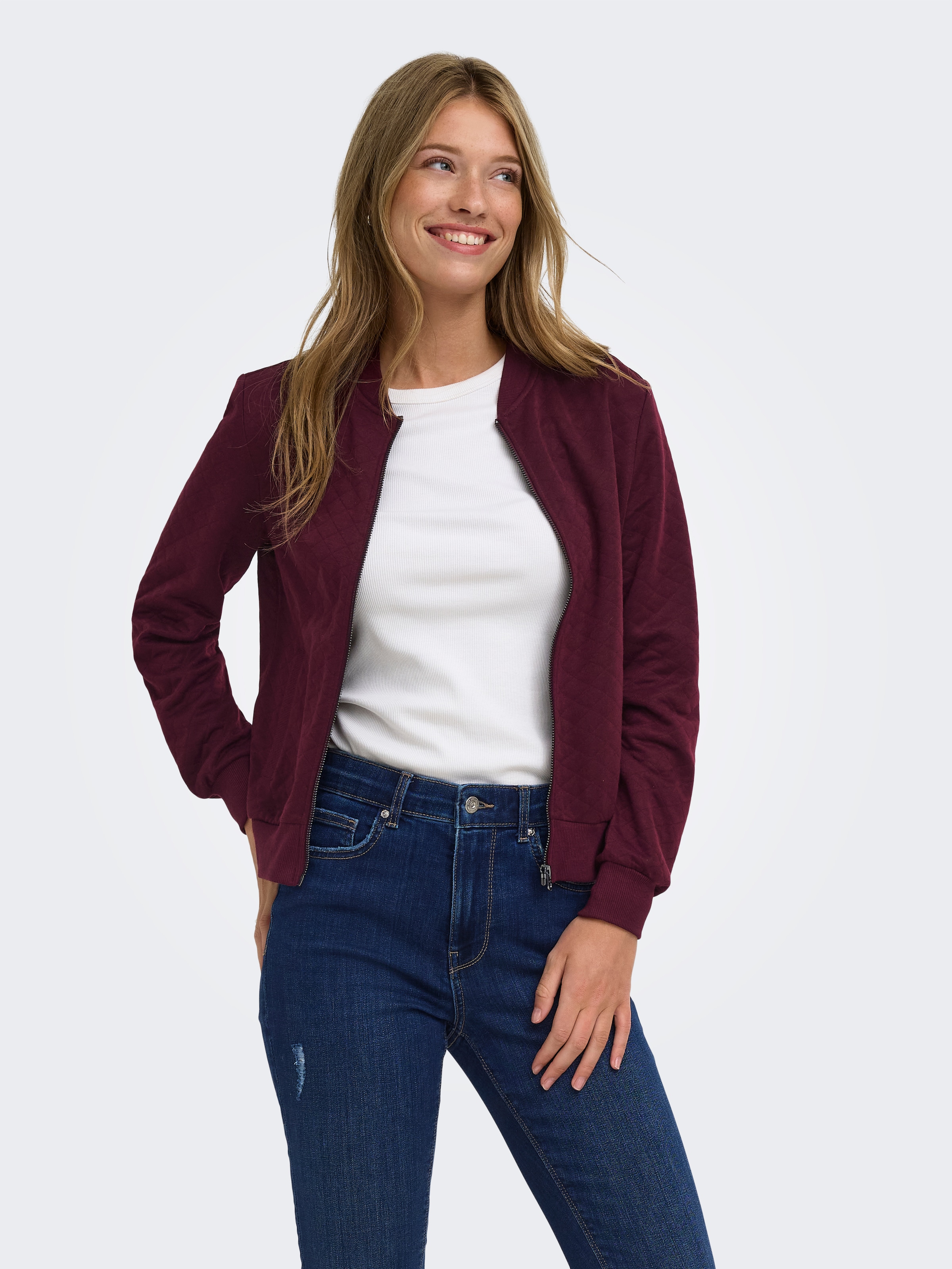 ONLY Sweatjacke »ONLJOYCE L/S BOMBER SWT NOOS« Polyester, regular fit, gesteppte Optik im Bomberjacken Stil