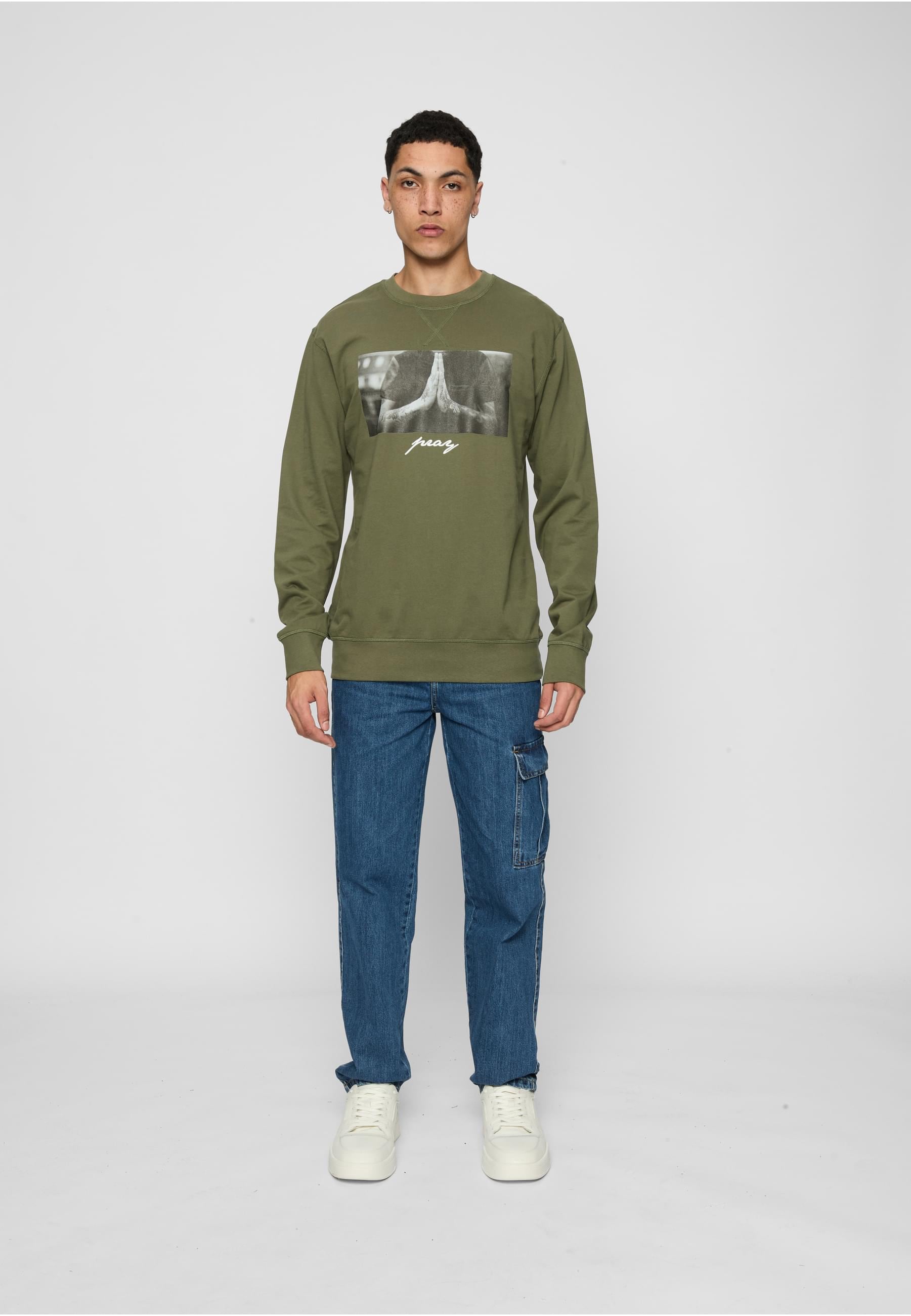 MisterTee Rundhalspullover »MisterTee Herren Pray Crewneck«, (1 tlg.)
