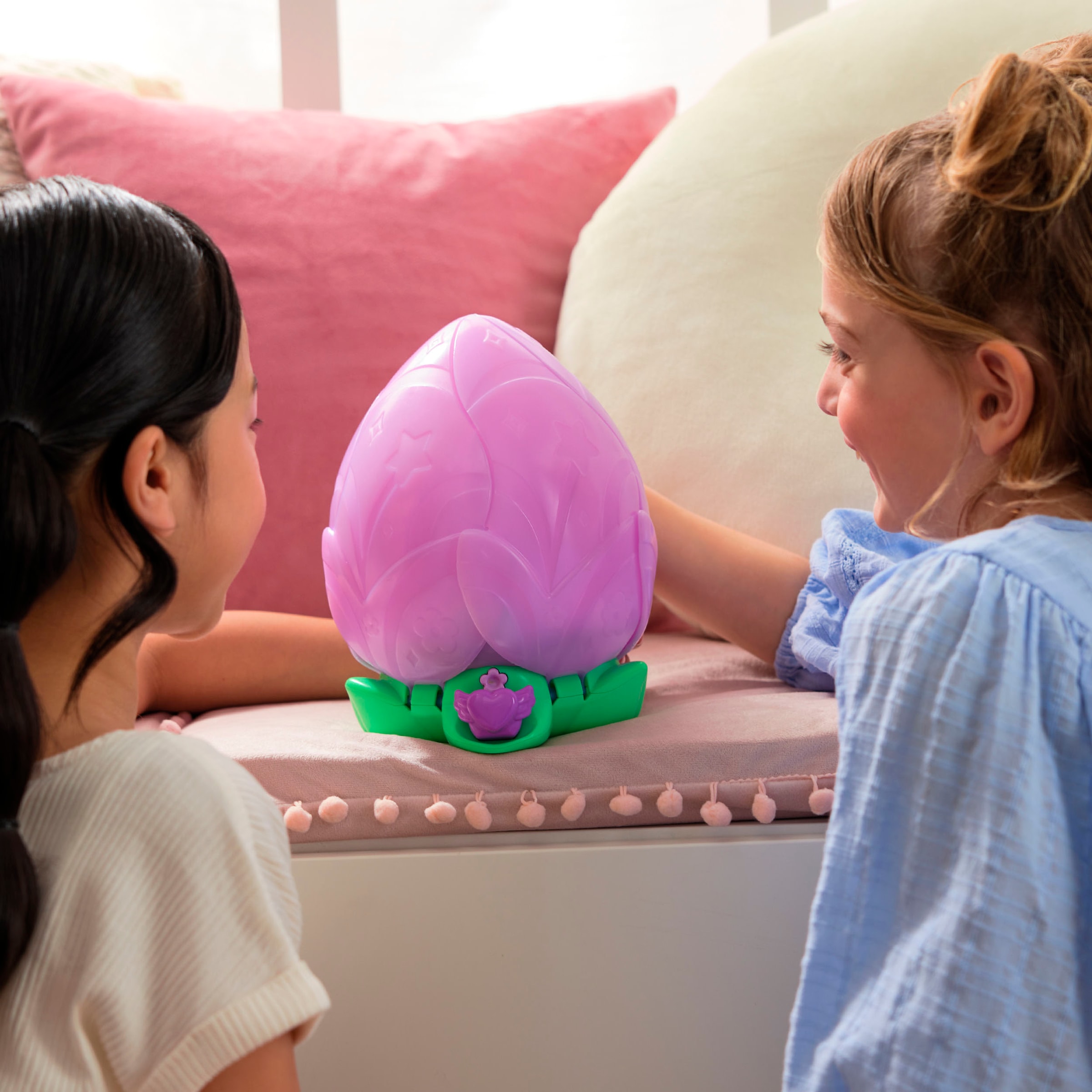 Spin Master Spielfigur »Bloomables von Hatchimals - Puppyfly«, mit Sound