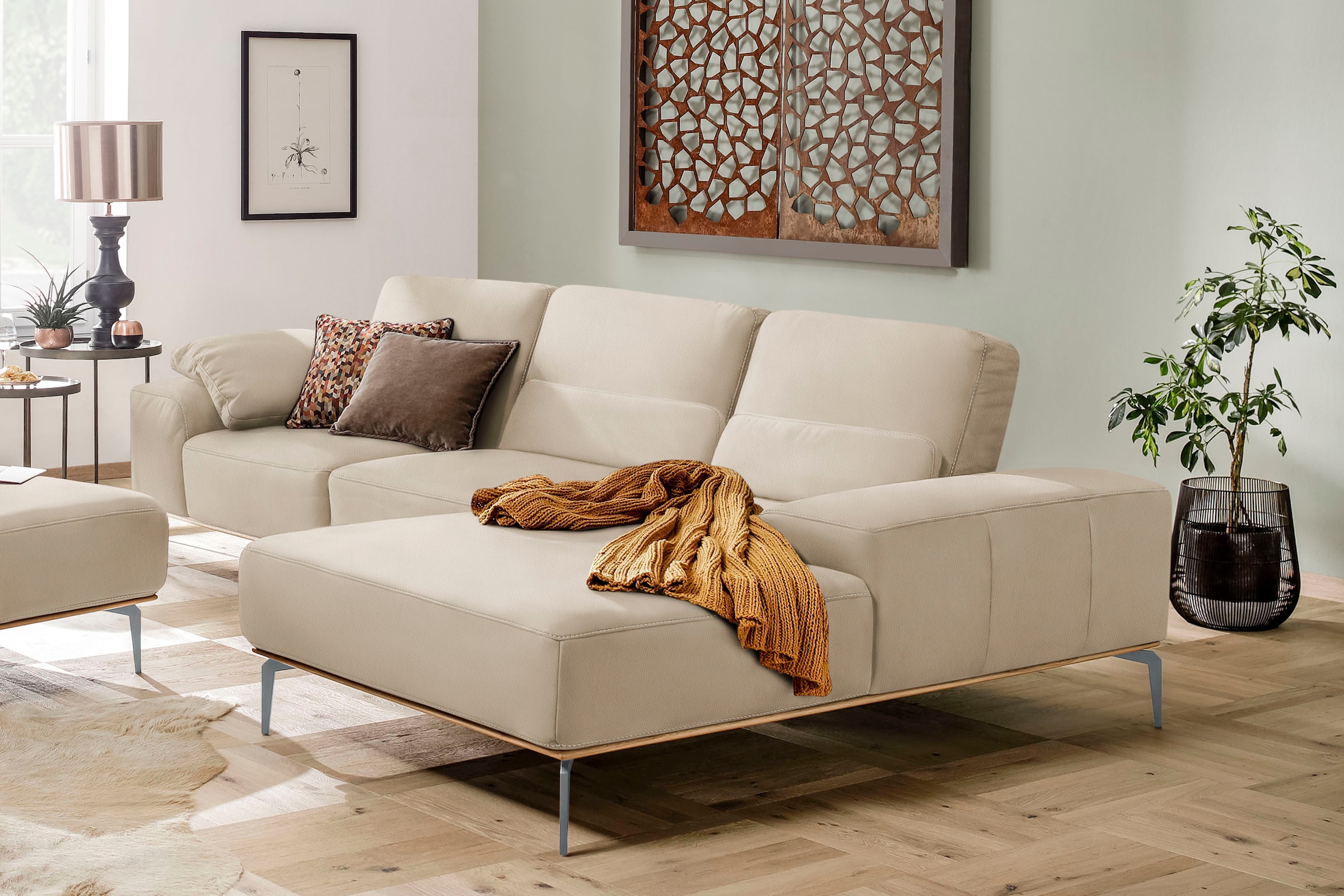 W.SCHILLIG Ecksofa "run, Designsofa mit tollem Sitzkomfort, bequem, L-Form" mit elegantem Holzsockel, Füße in Silber matt, Breite 319 cm