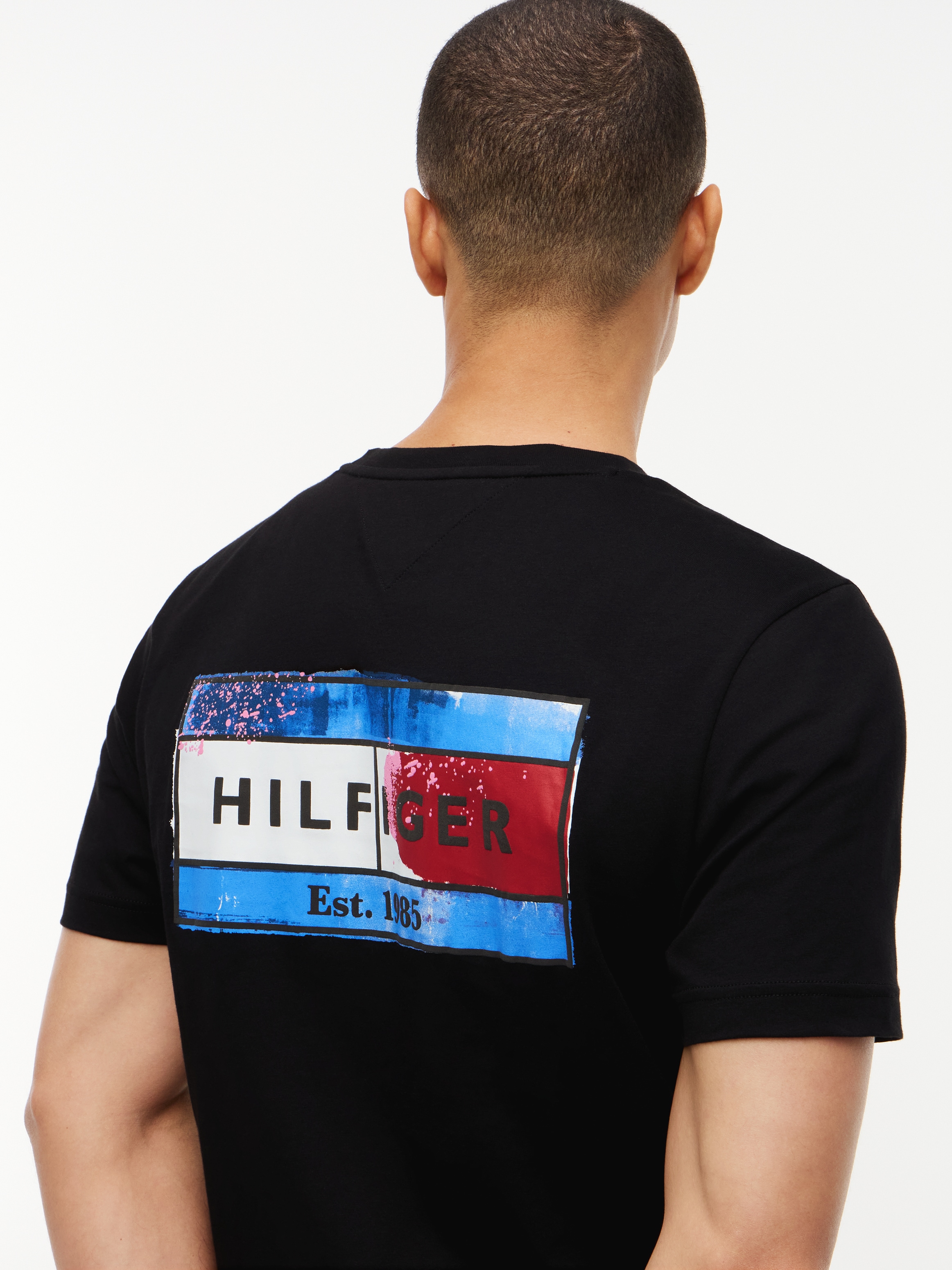 Tommy Hilfiger T-Shirt »BRAND LOVE BACK FLAG GRAPHIC« mit markantem Rückenprint, normale Passform