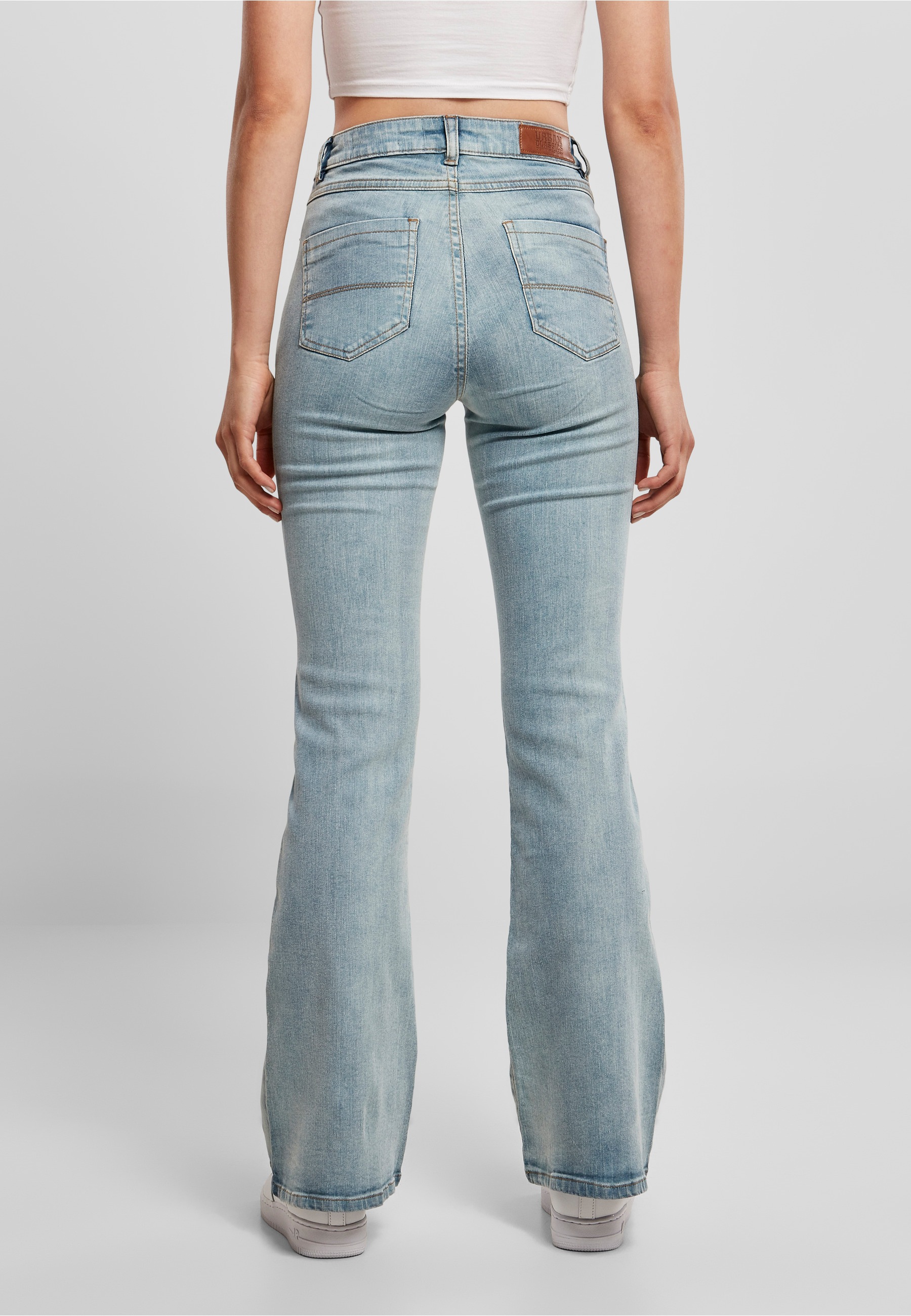 URBAN CLASSICS Bequeme Jeans »Urban Classics Damen Ladies High Waist Flared Denim Pants« 1 Stk.