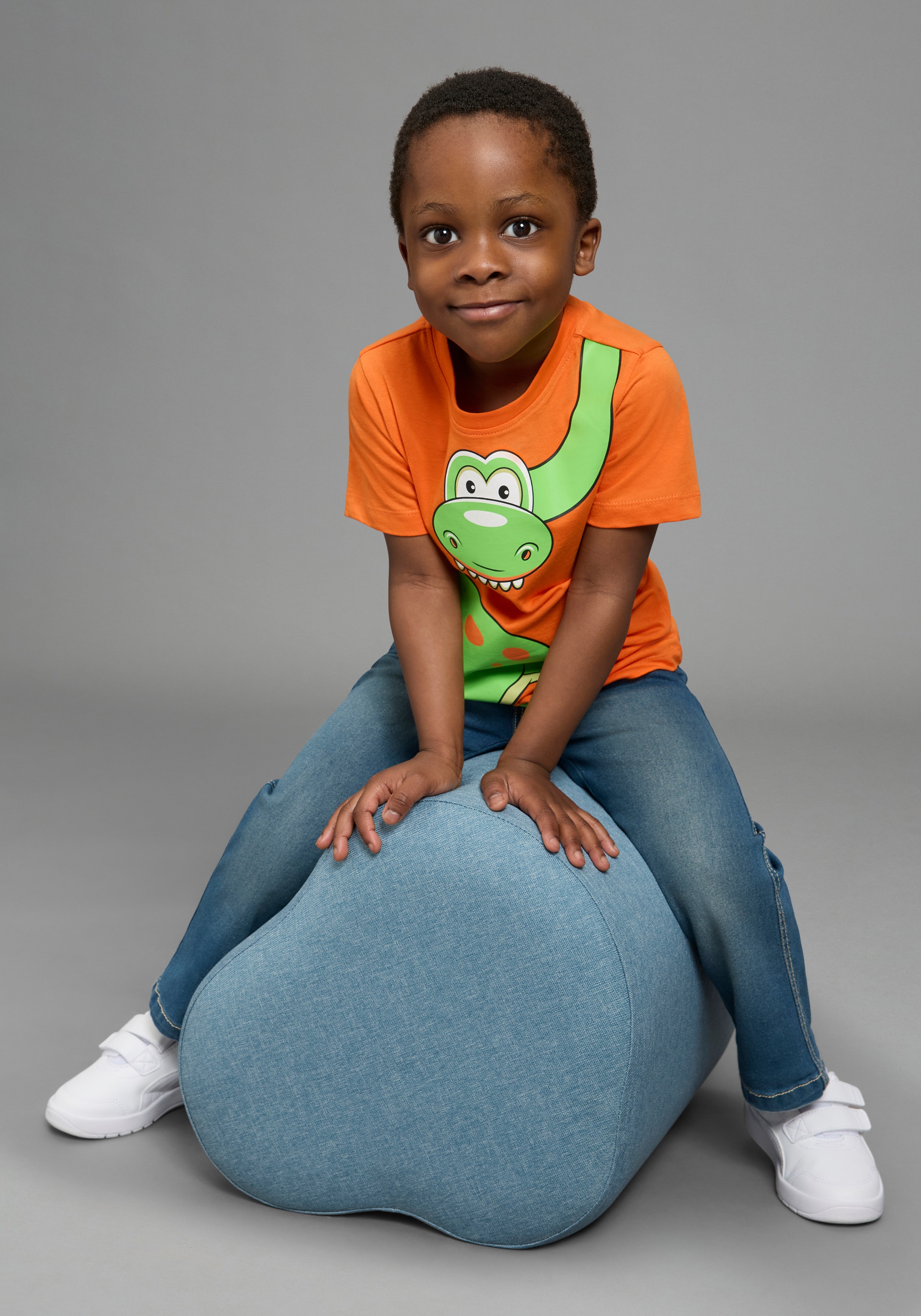 KIDSWORLD T-Shirt »Mit großem Druck: GREEN DINO« Kurzarm,  Basic-Passform,  bedruckt,  Rundhalsausschnitt