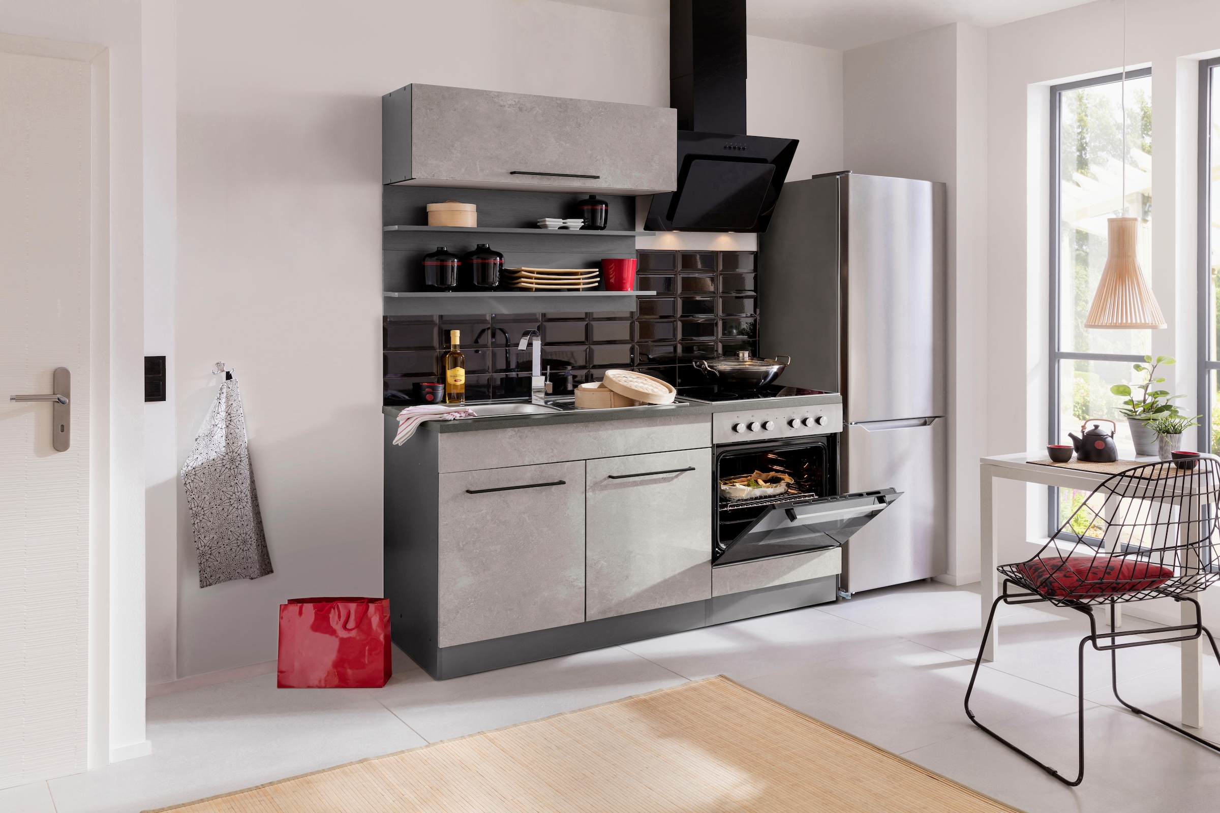 KOCHSTATION Küchenzeile »KS-Tulsa«, mit E-Geräten, Breite 160 cm, schwarze Metallgriffe