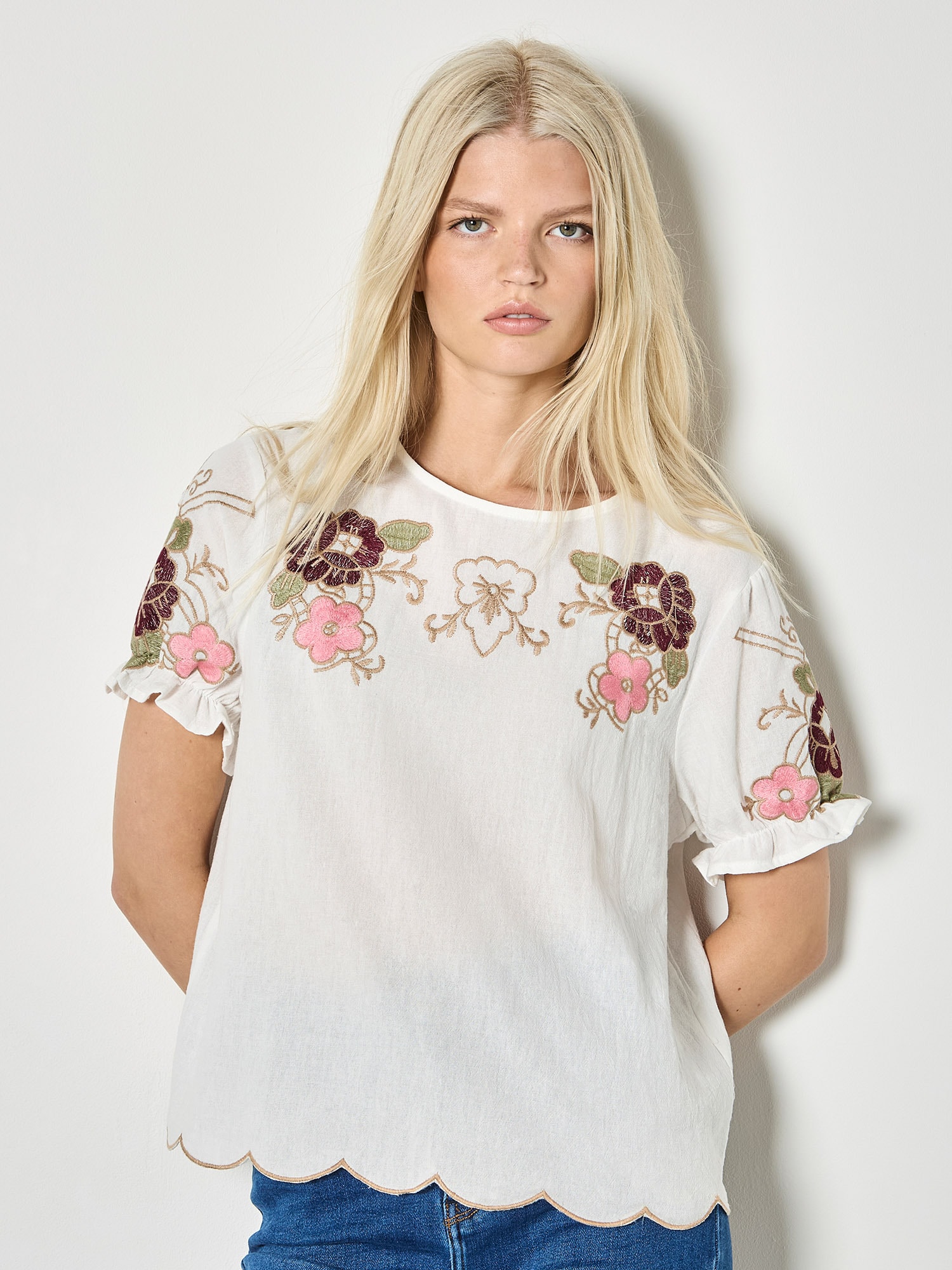 Apricot Spitzentop "Baumwolltop mit Blumenstickerei" mit Rüschenärmeln