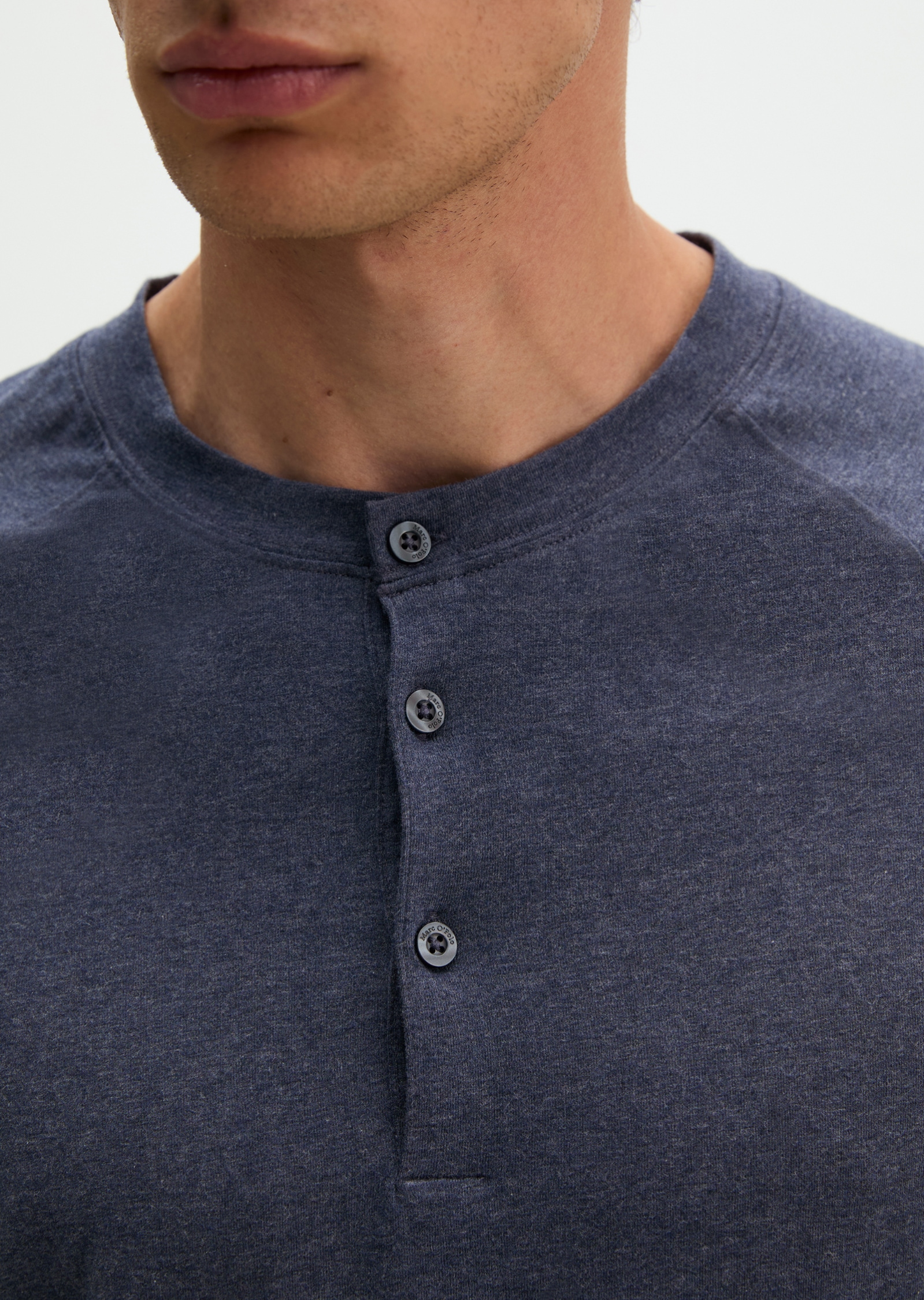 Marc O'Polo Langarmshirt mit Rundhals und Knopfleiste, lässige Passform