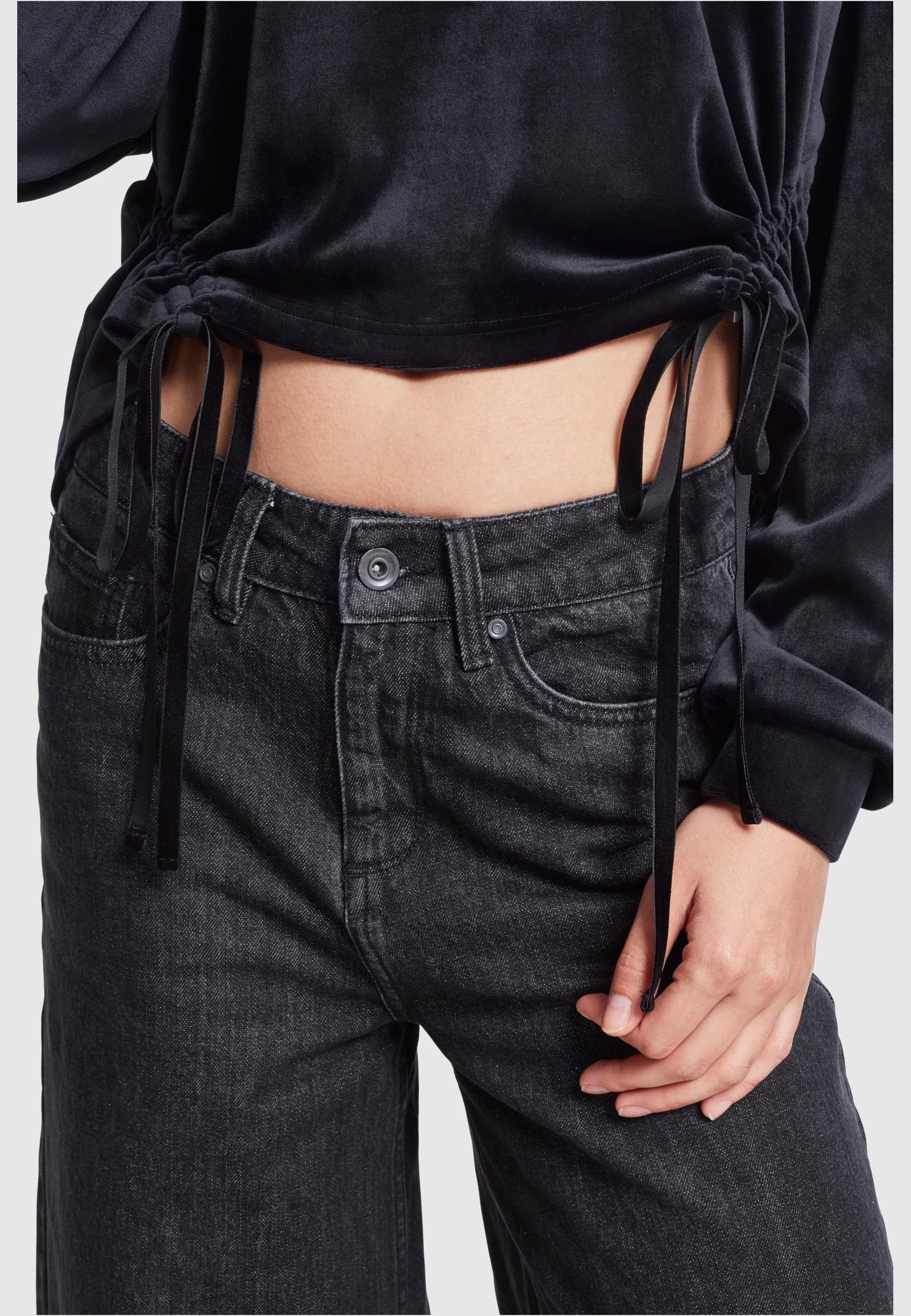 URBAN CLASSICS Rundhalspullover »Urban Classics Damen Ladies Short Velvet Gathered Hoody«, (1 tlg.)