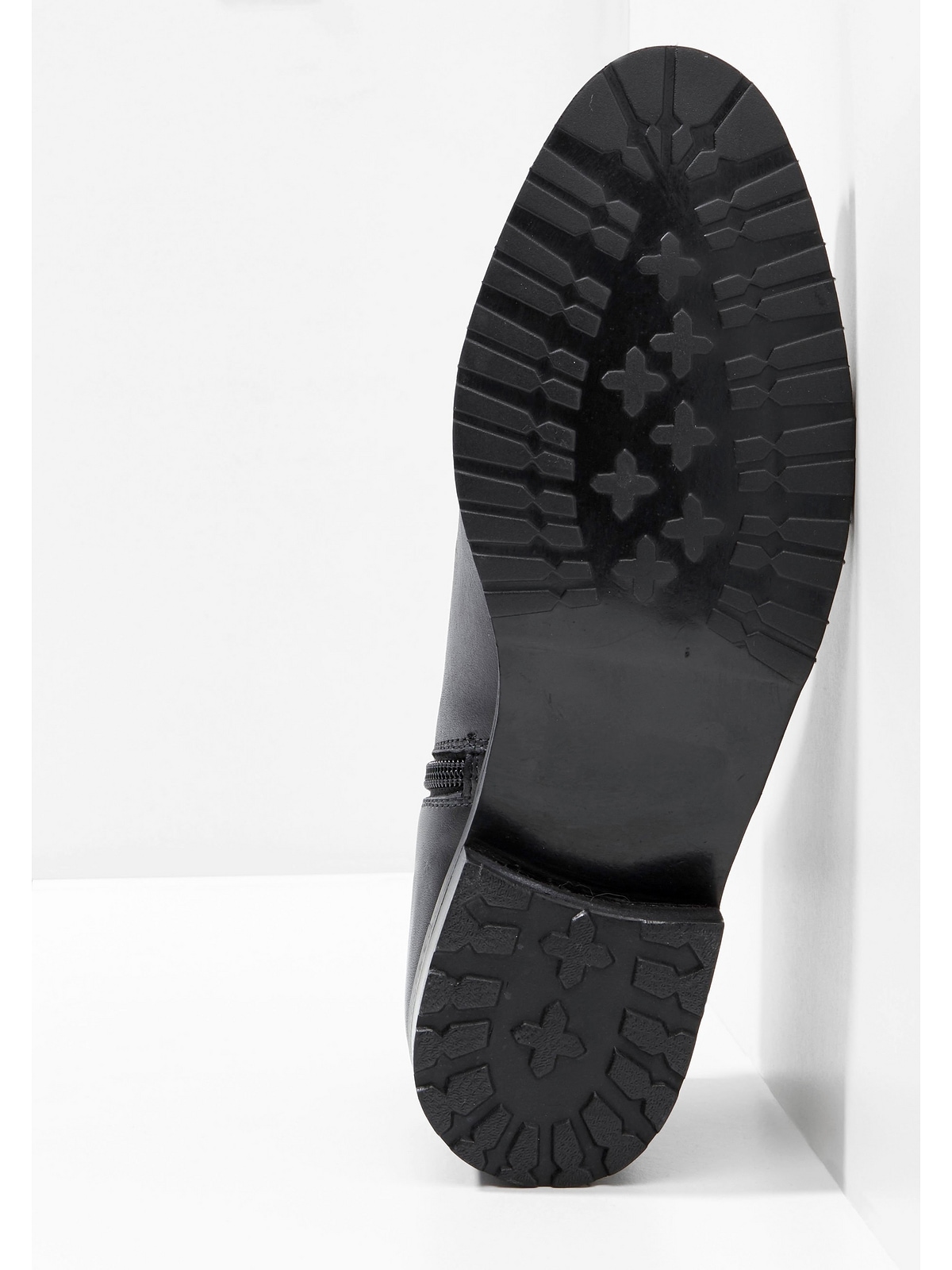 Sheego Stiefelette »Große Größen«, mit Band und Schnalle am Schaft