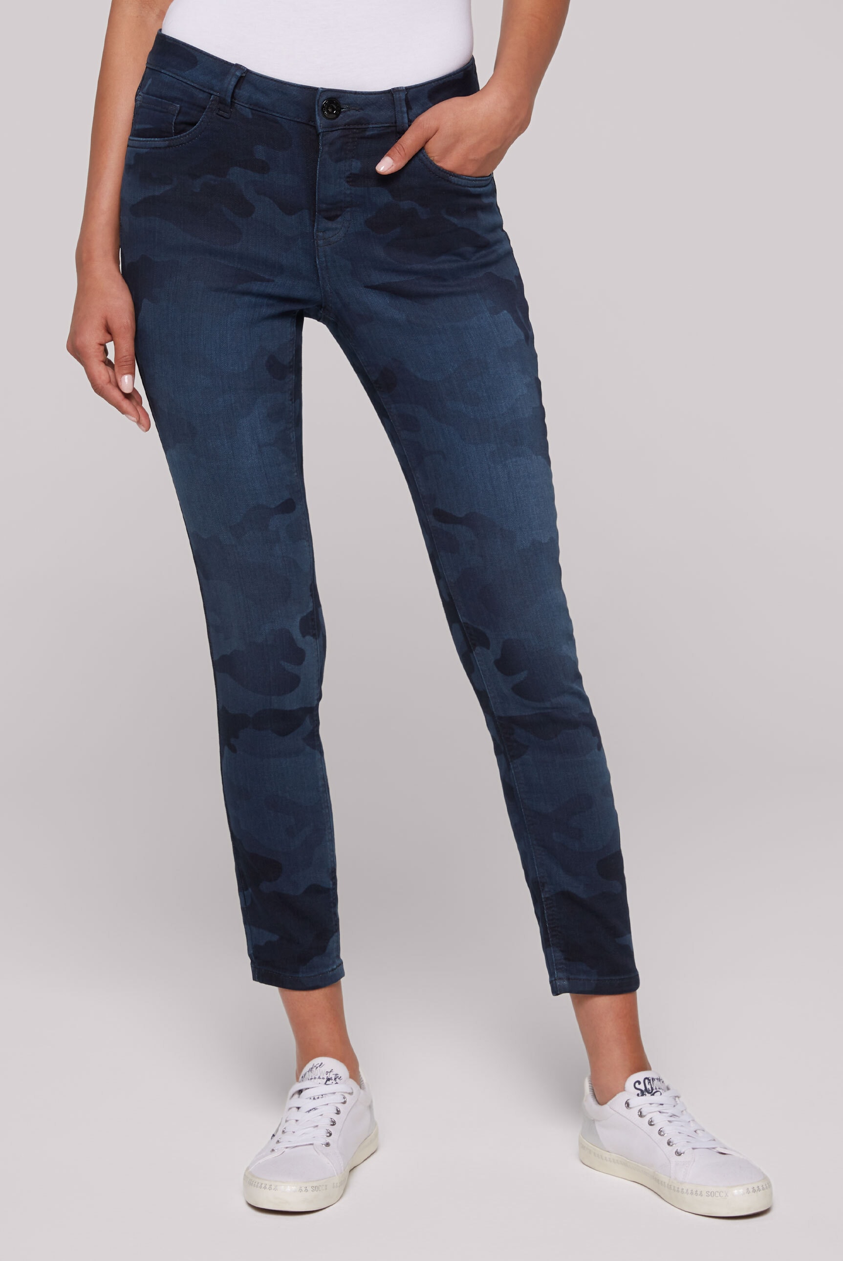 Slim-fit-Jeans, mit verkürztem Bein