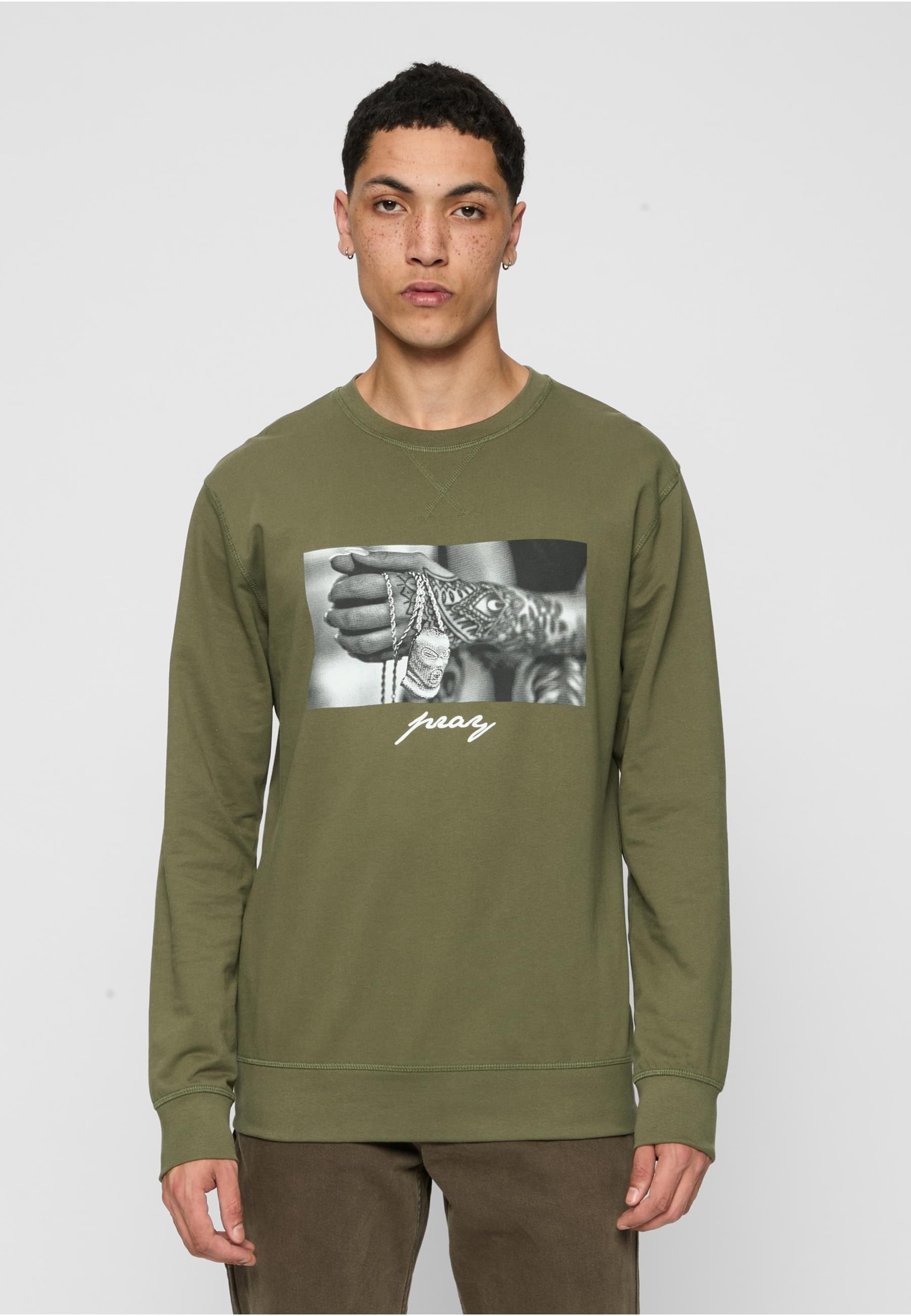 MisterTee Rundhalspullover »MisterTee Herren Pray 2.0 Crewneck«, (1 tlg.)