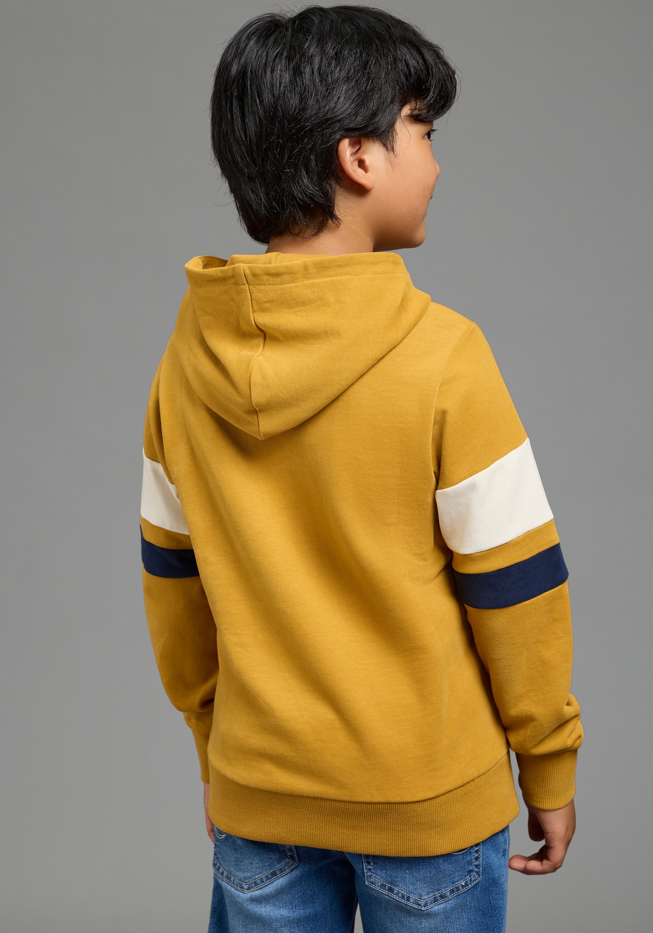 Scout Kapuzensweatshirt »Hoodie in colorblocking Look - NEU von SCOUT«, Sweatshirt mit kontrastfarbigen Ärmeleinsätzen, für Jungen
