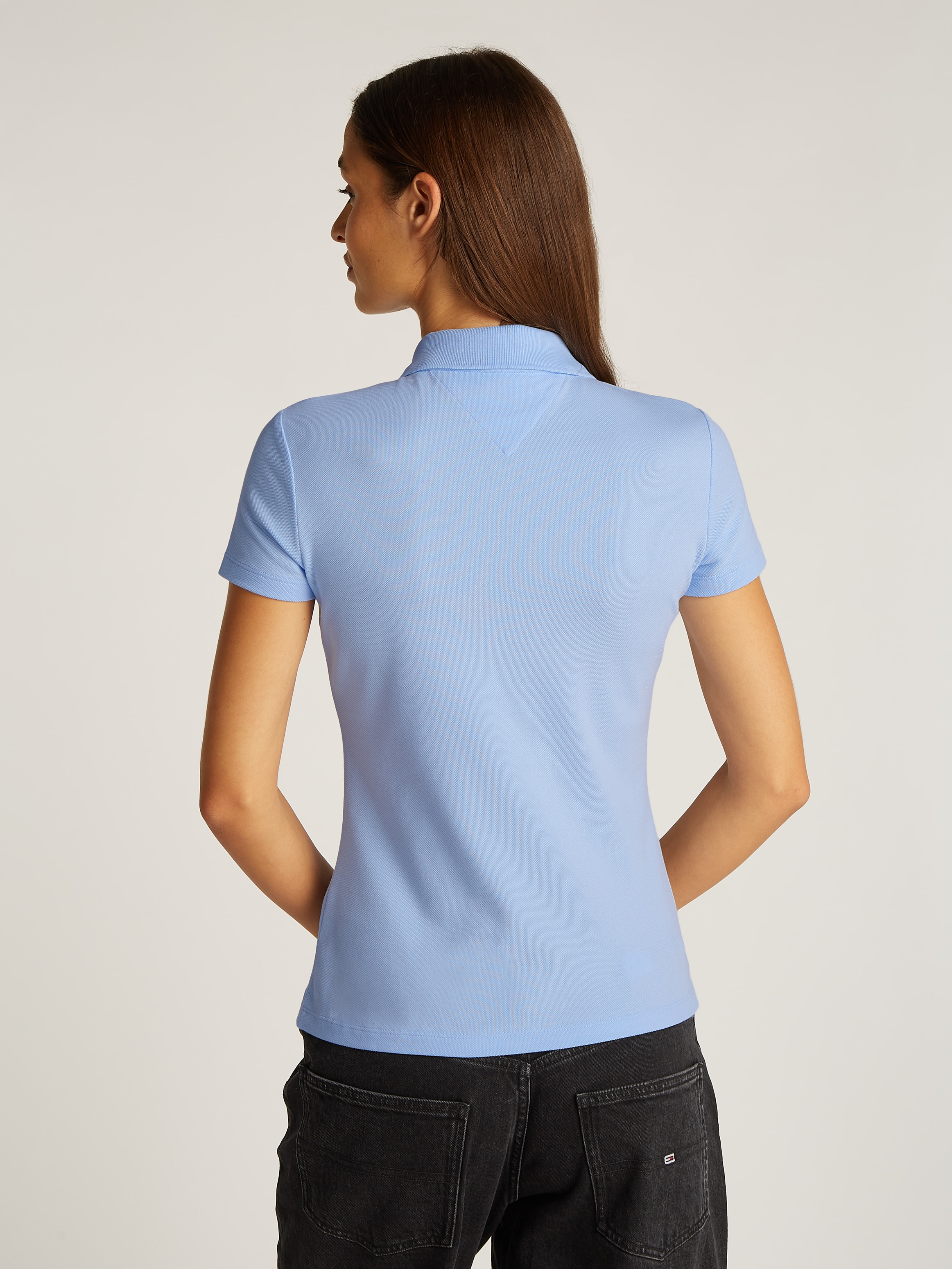 Tommy Jeans Poloshirt »TJW SLIM ESSENTIAL POLO SS«, mit Logostickerei