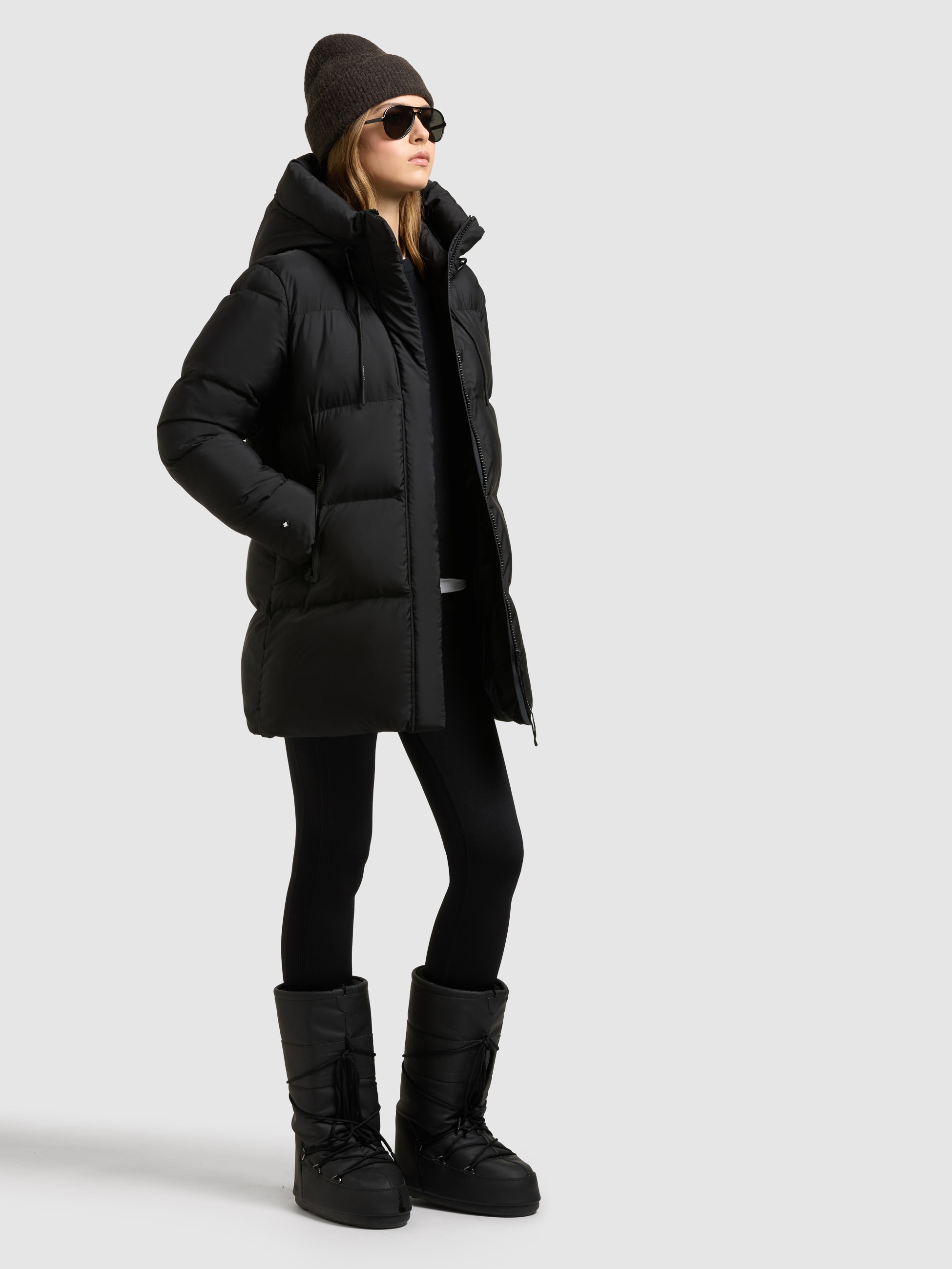 khujo Steppjacke »DROWN2 SHINY« mit Kapuze hoch schließende Kapuze mit Kordelzug, loose fit