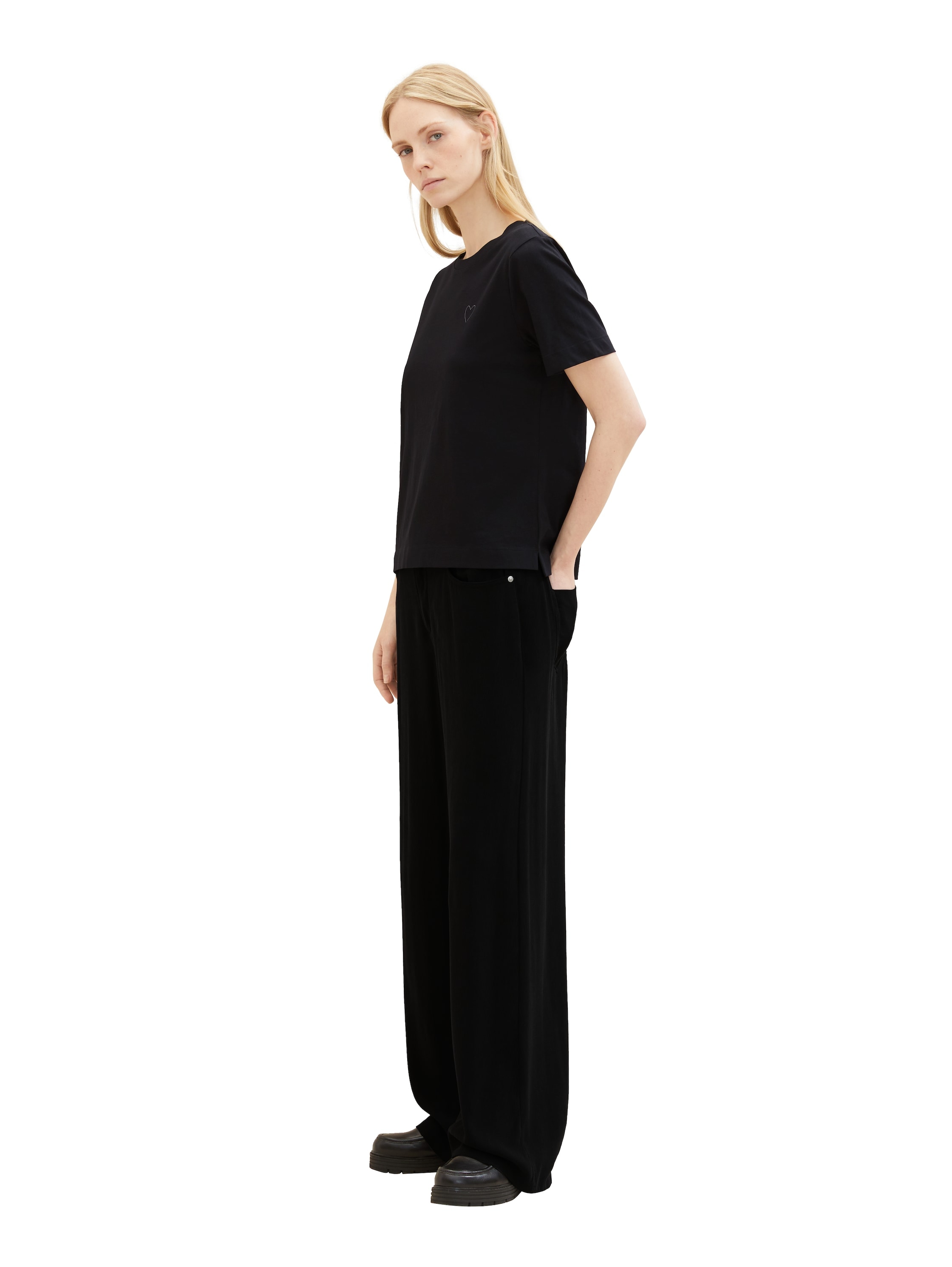 TOM TAILOR Rundhalsshirt, mit Herzmotiv als Frontprint