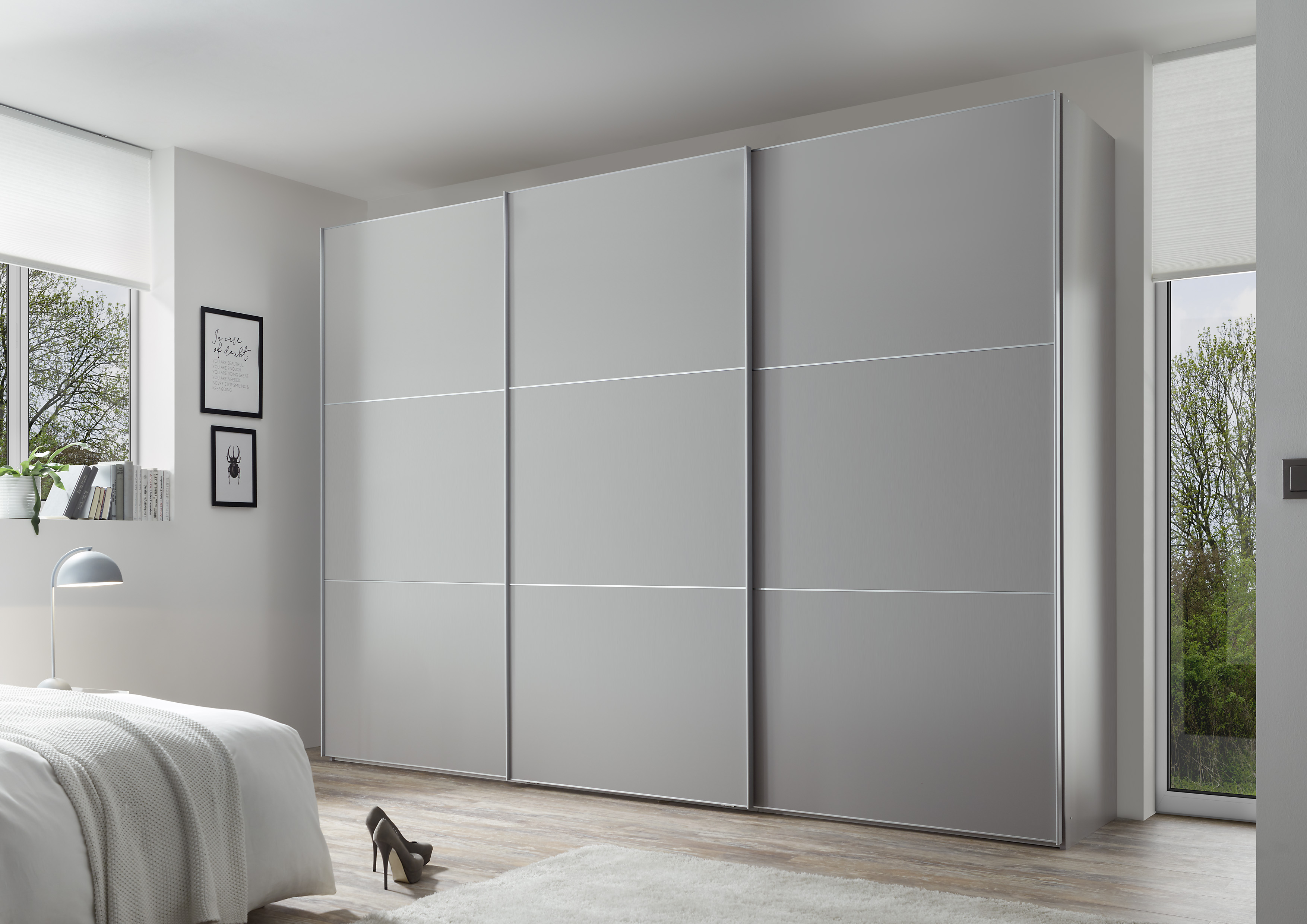 STAUD Schwebetürenschrank "Includo, kurze Lieferzeit: "Premium Variante in Weiß in 249cm Breite"" 3 Breiten (ca. 250, 280 oder 300cm), Höhe 222cm