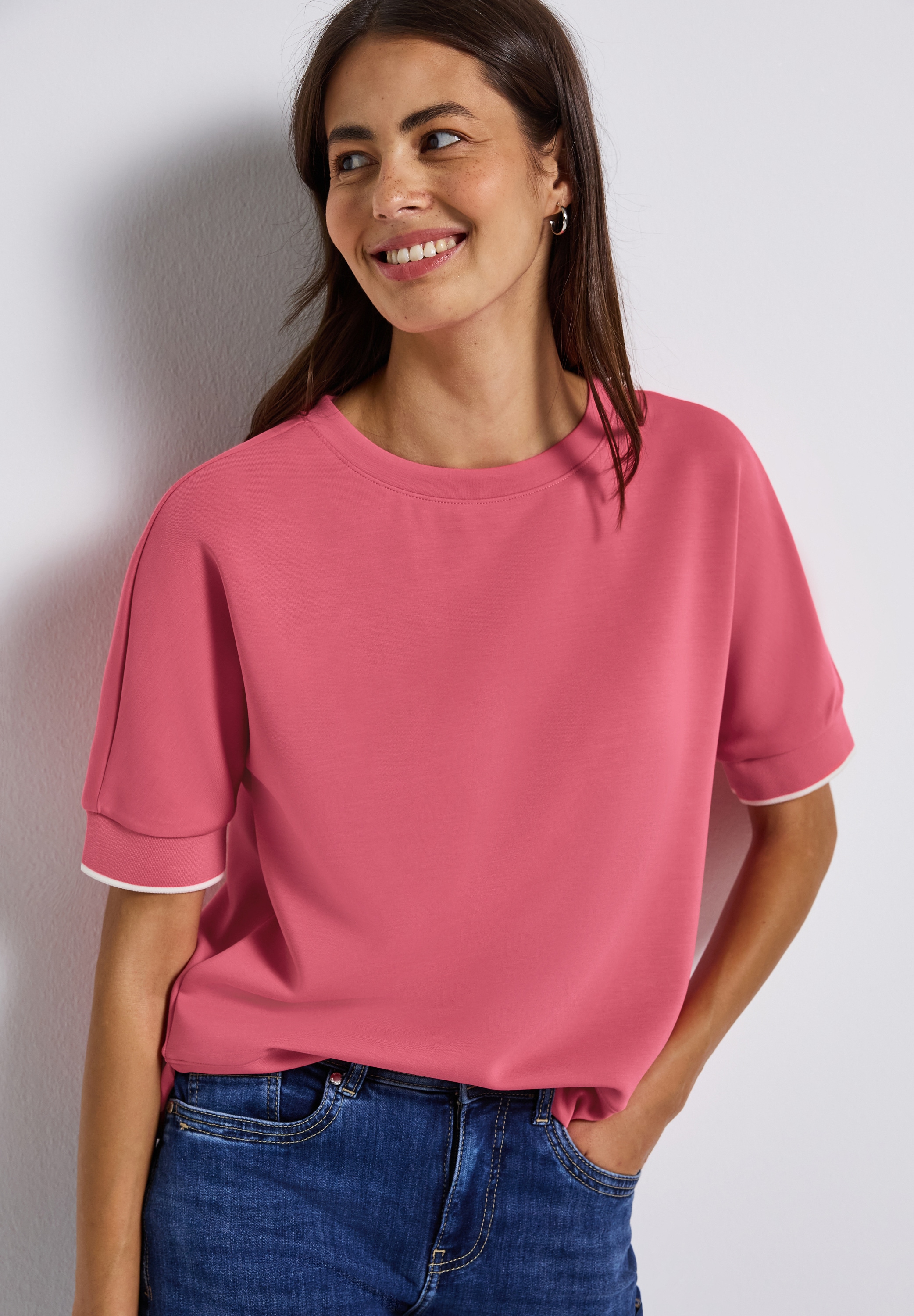 STREET ONE T-Shirt, im Silk Look und mit dezentem Kontrastdetail, Sommershi günstig online kaufen