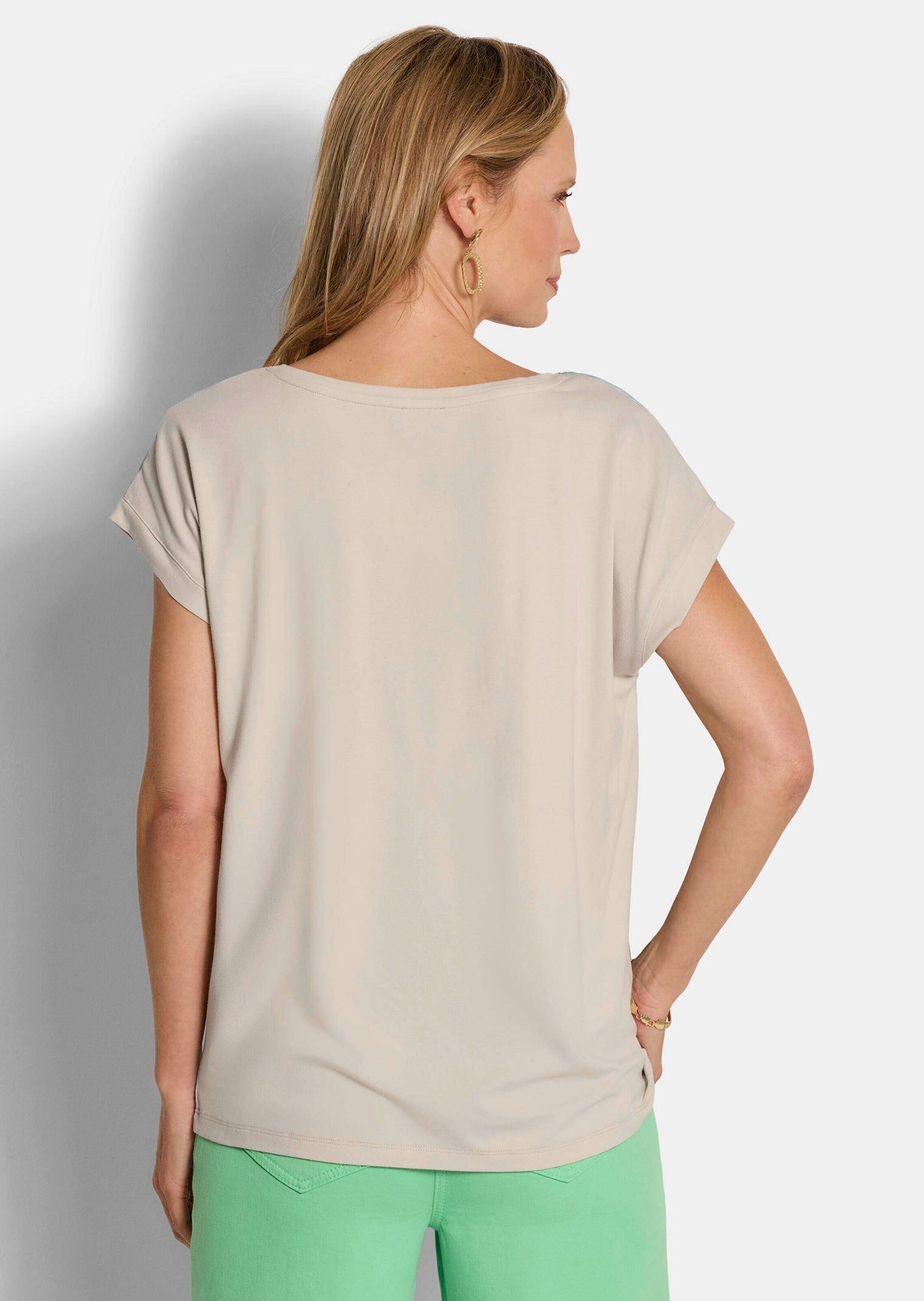 GOLDNER Print-Shirt »Kurzgröße Druckshirt mit Folienprint« Rückteil aus elastischem Jersey