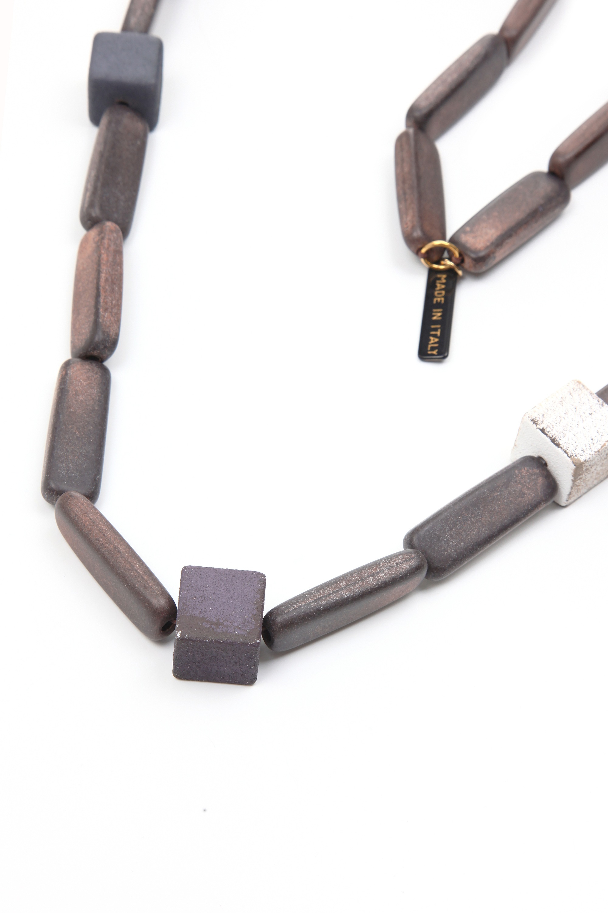 COLLEZIONE ALESSANDRO Lange Kette »Maya«, mit hochwerigen matten Kunststoffelementen in geometrischer Form