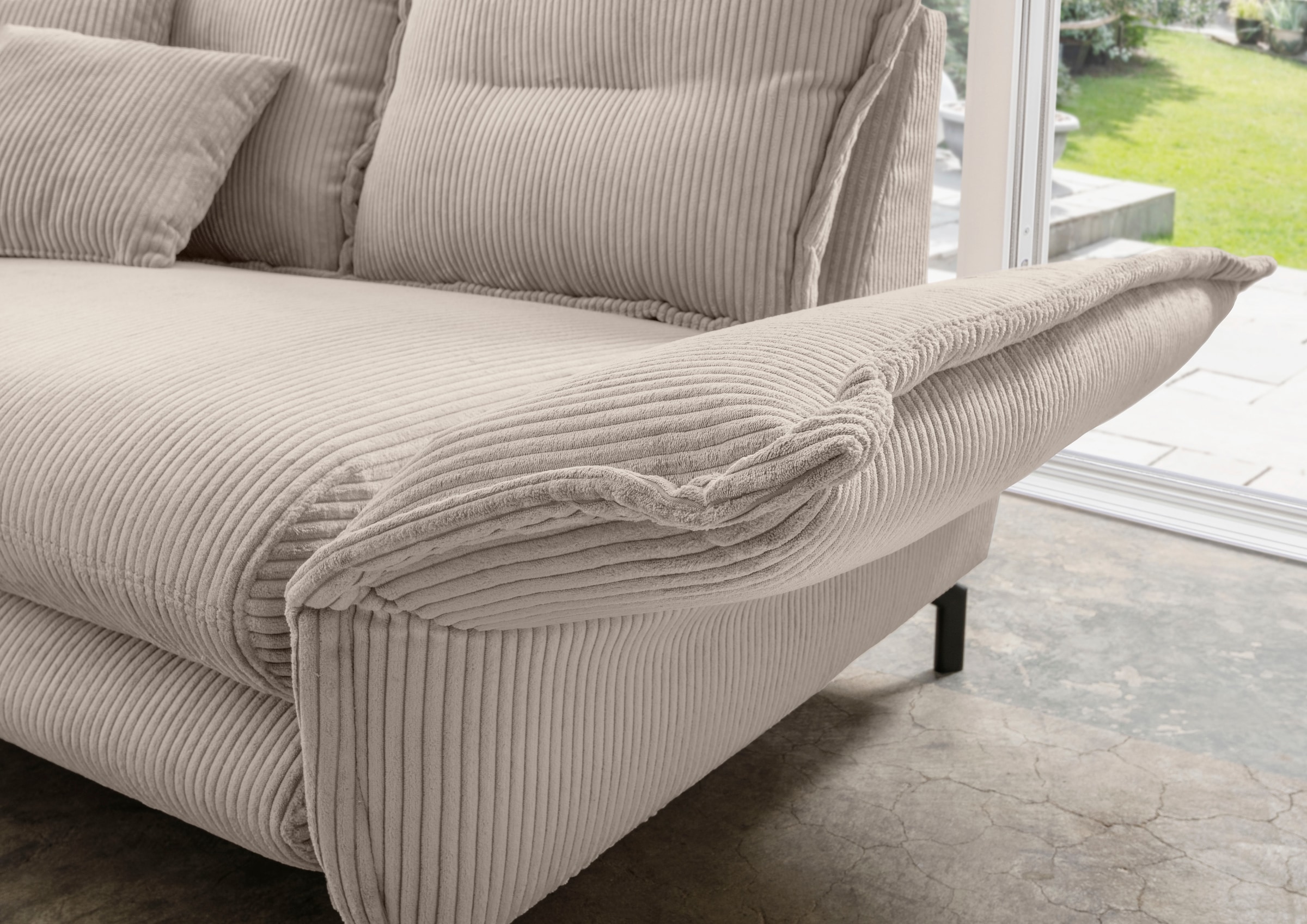 Home affaire Ecksofa »Lazio modern und bequem, schmale Armlehnen, tolle Detailverarbeitung« zwei verschiedene Fußfarben wählbar