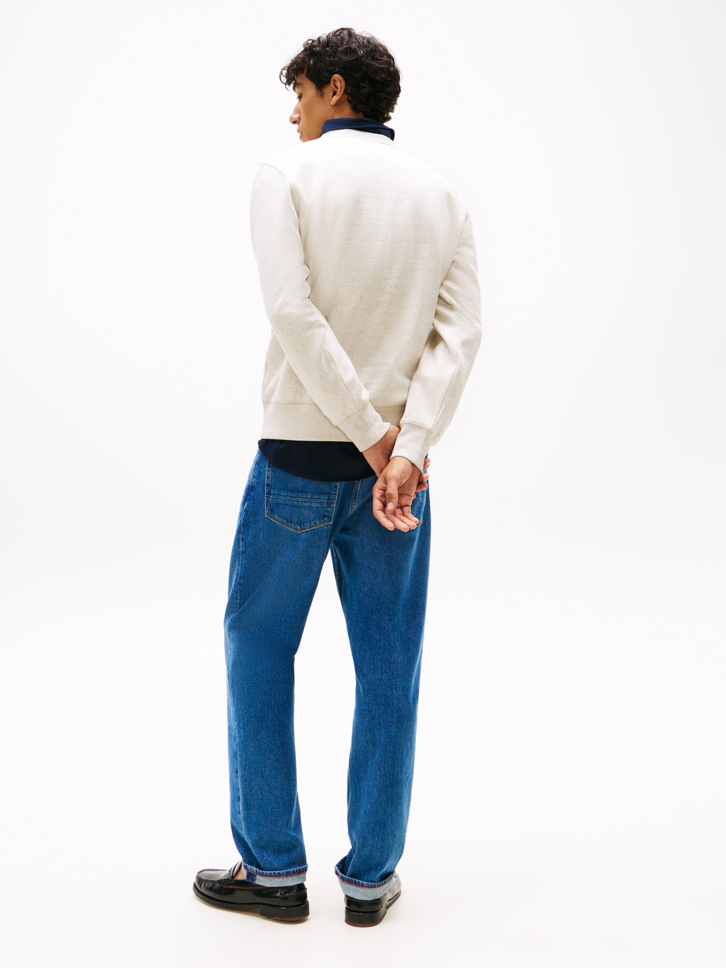 Tommy Hilfiger Sweatshirt »TOMMY LOGO SWEATSHIRT mit Rundhals und Stickerei«, unifarben, casual, regular fit, Baumwollmix, Rundhals