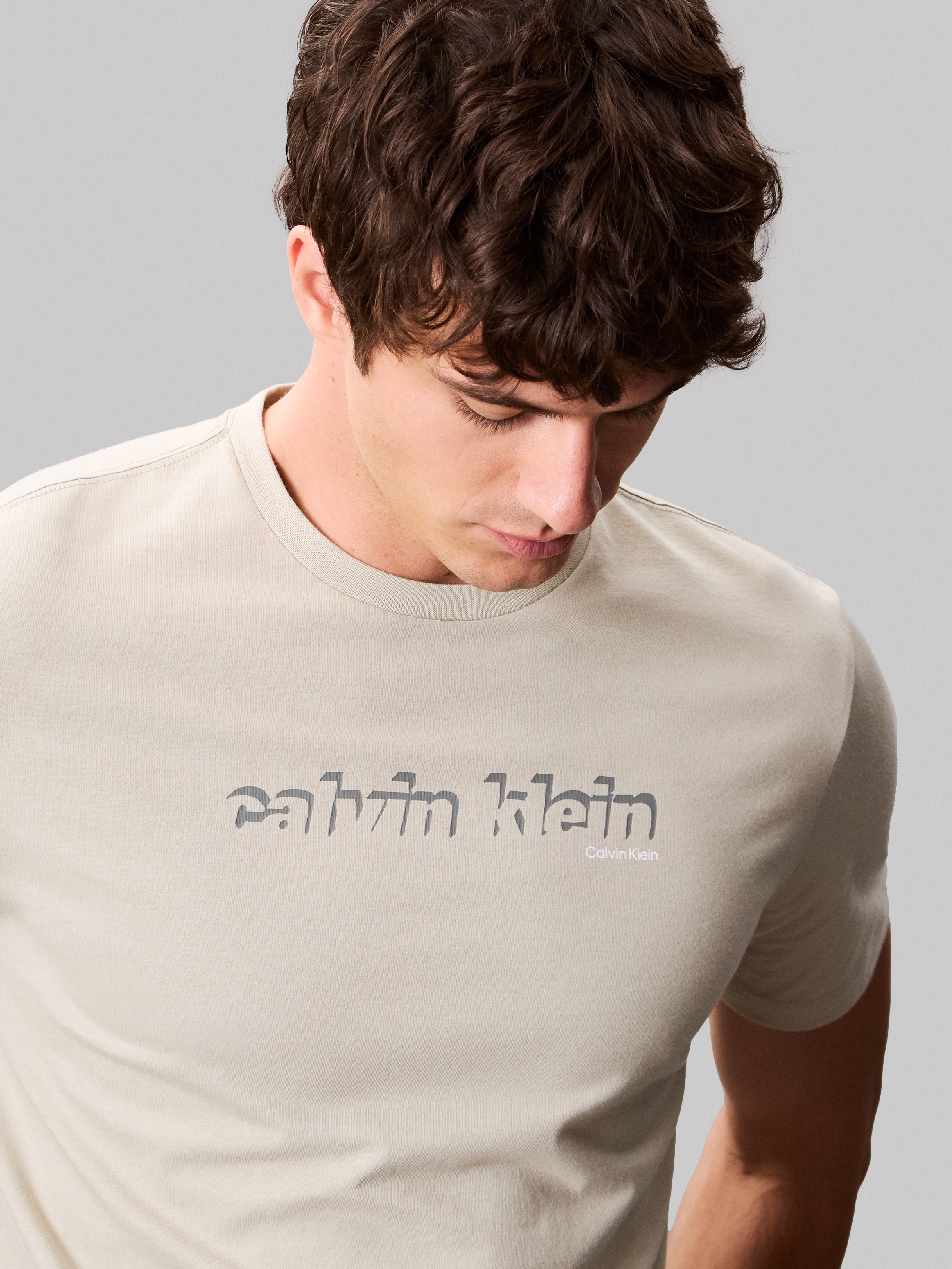 Calvin Klein Jeans T-Shirt »SS 30s E CLVN LN 3D«, Mit Rundhalsausschnitt