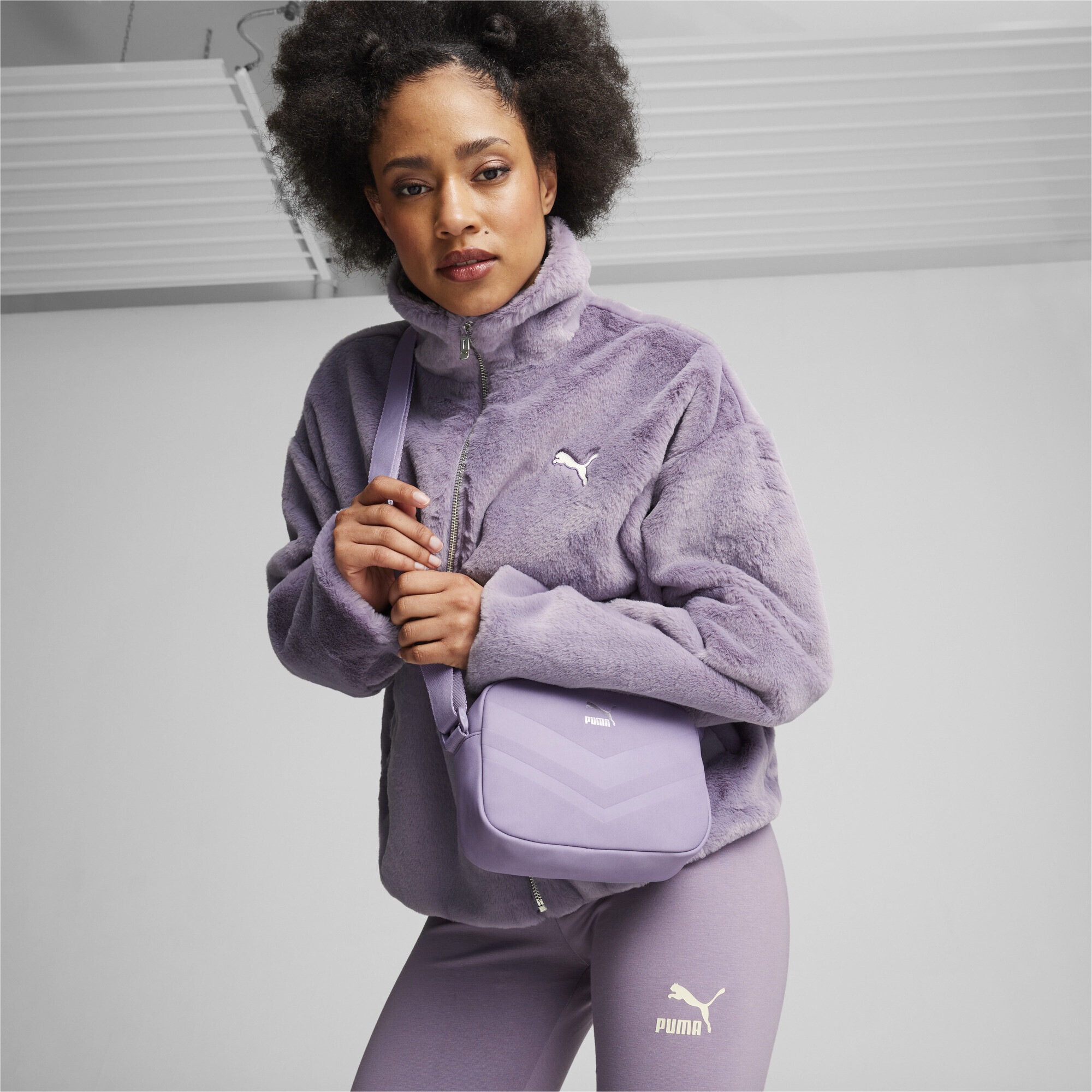 PUMA Umhängetasche »Classics Kleine Umhängetasche Damen«