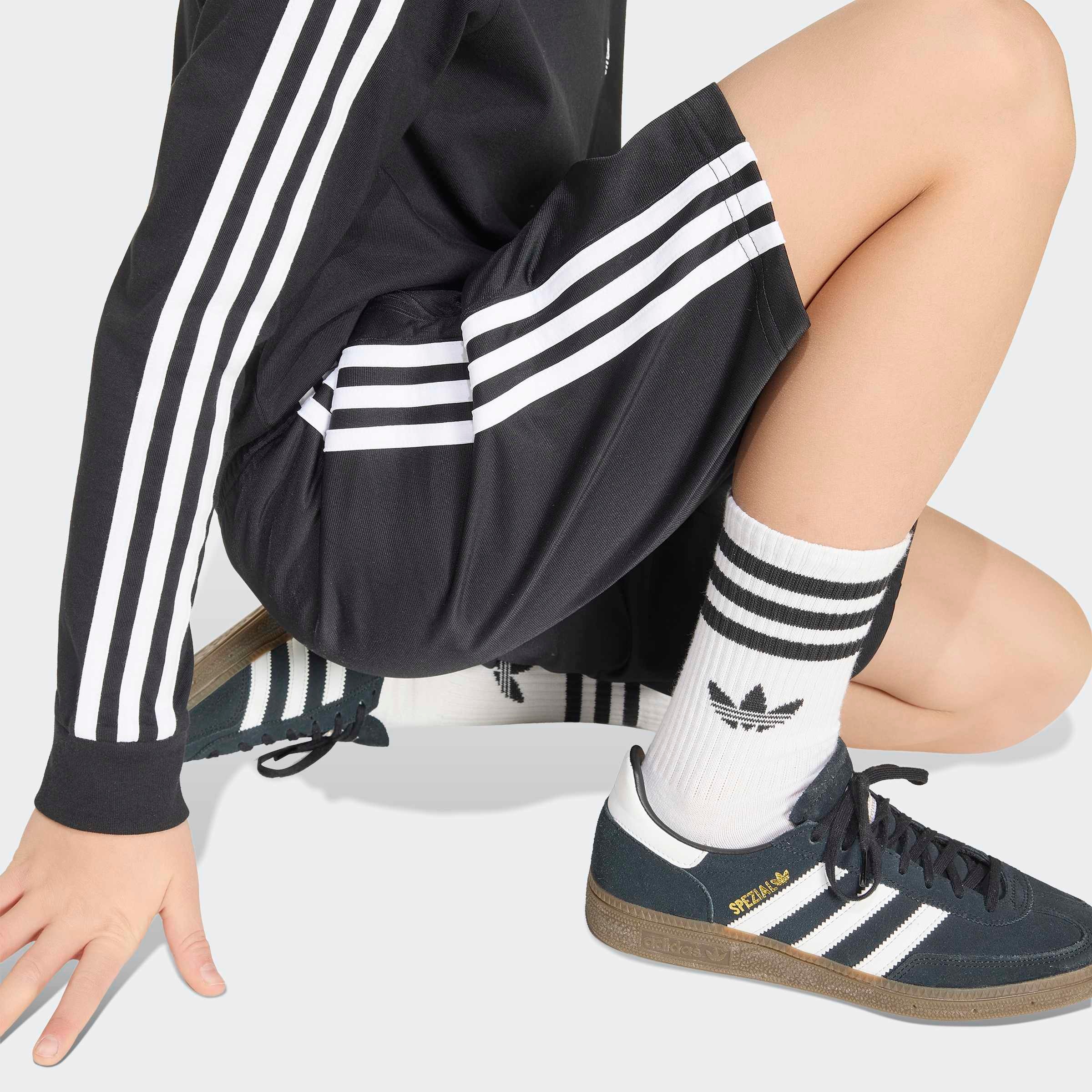 adidas Originals Shorts »FIREBIRD«  für Kinder, normal-weit geschnitten, im Bermuda-Stil, sportlicher Stil