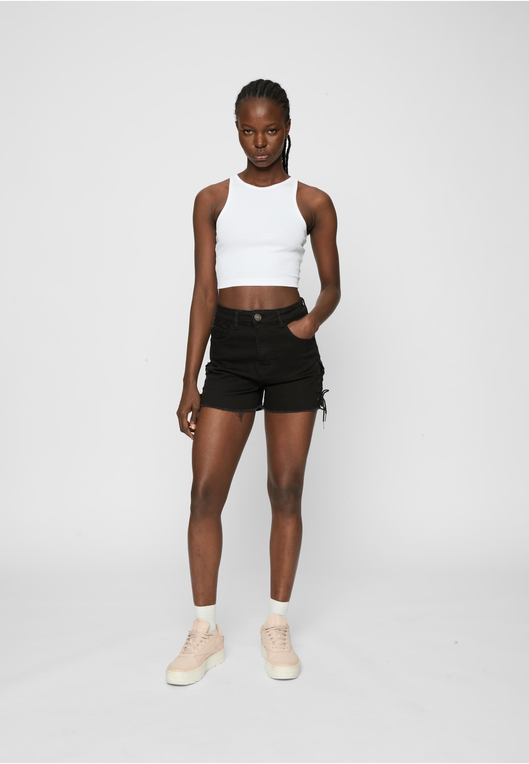 URBAN CLASSICS Stoffhose »Urban Classics Damen Ladies Highwaist Denim Lace Up Shorts«, (1 tlg.)