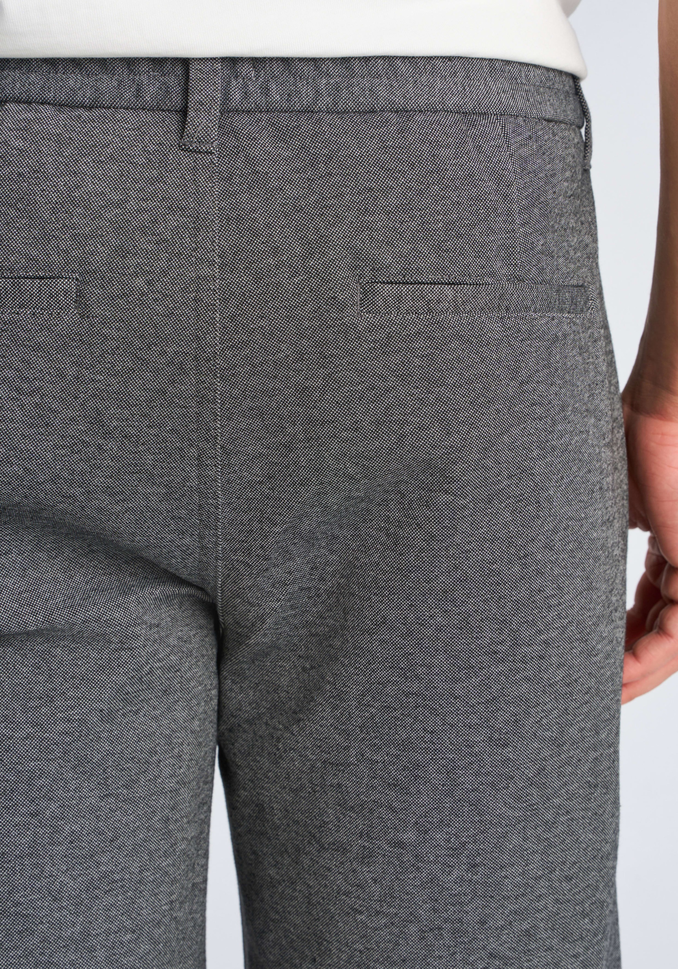 LINDBERGH Shorts  mit Viskose und Stretch