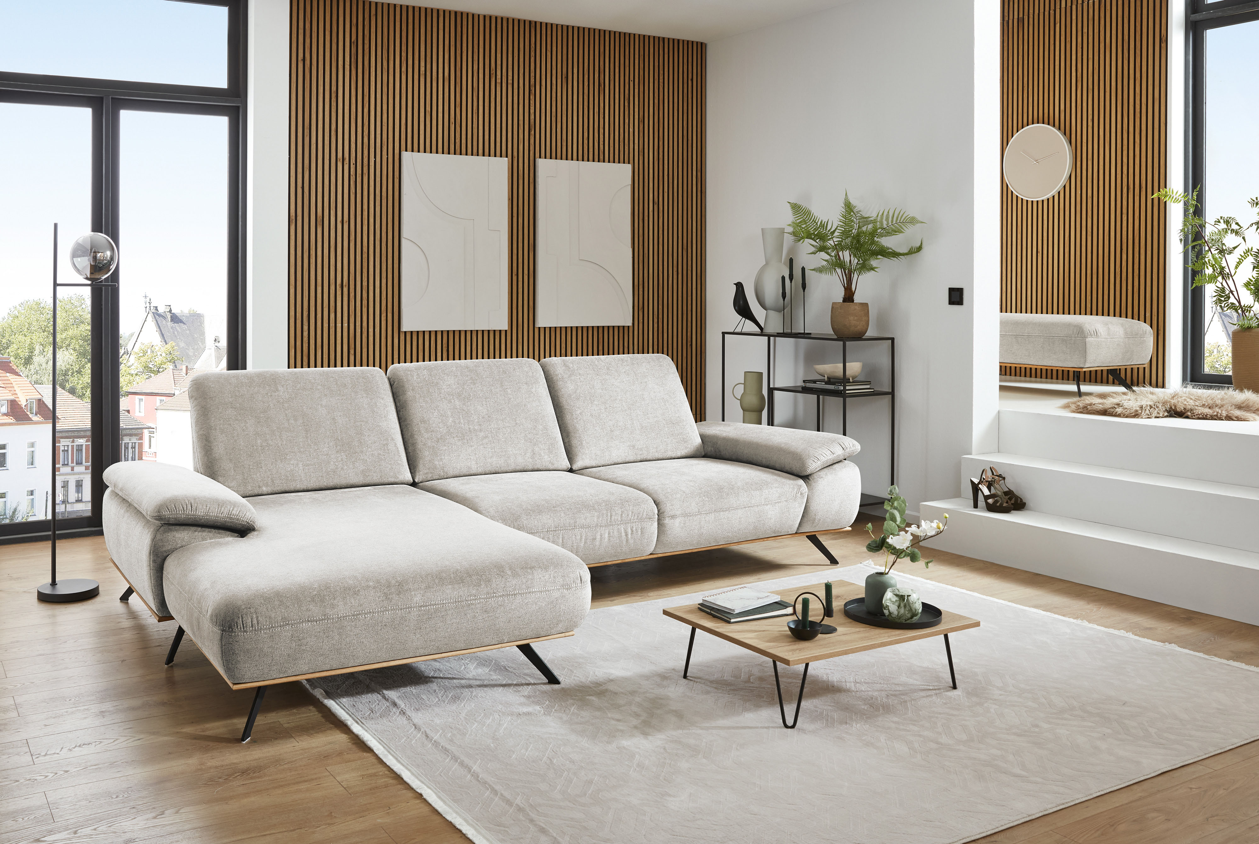 Die PlanBar Ecksofa "ZE-EM18063, Breite 322 cm" wahlweise mit Sitztiefen- und Armteilverstellung