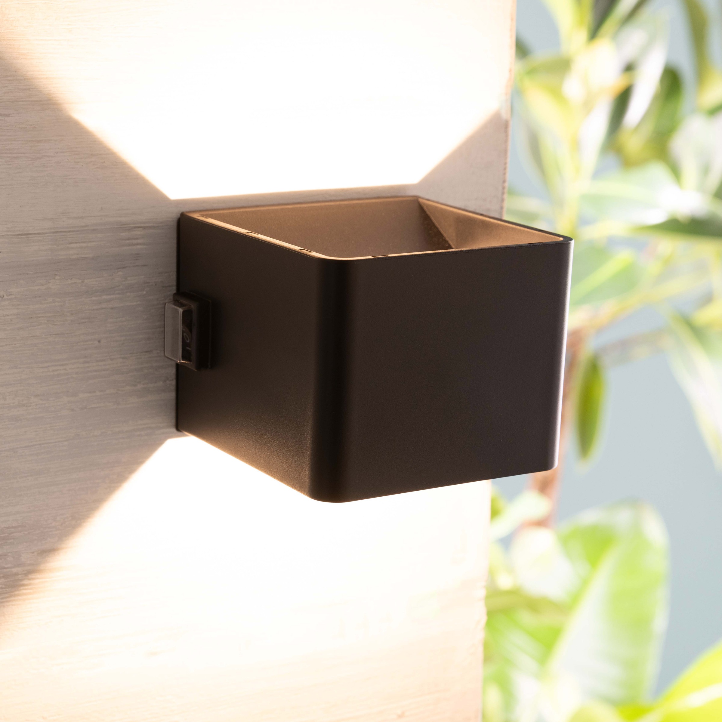 OTTO home LED Außen-Wandleuchte "Phillipp - Akkuleuchte inkl. Magnetplatte" 1 Stk. Warmweiß Akku, 4 W, 300 lm, 3000 K, USB, schwarz, mobile Außenlampe, Wandlampe