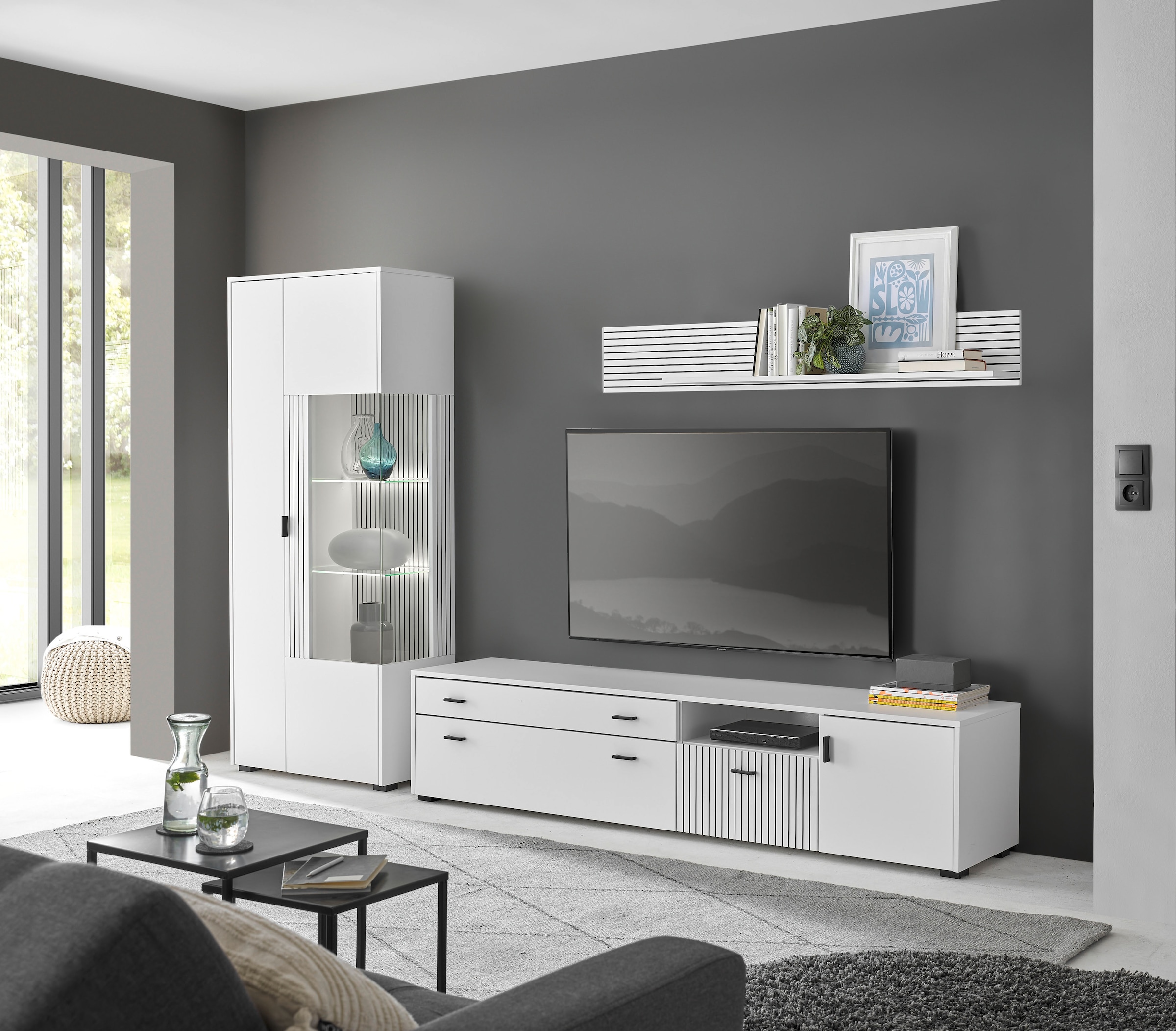 INOSIGN Wohnwand »HUDSON«, (Set, 3 St.), mit moderner Rillenoptik, Griffe aus Metall (Schwarz), Breite 285 cm