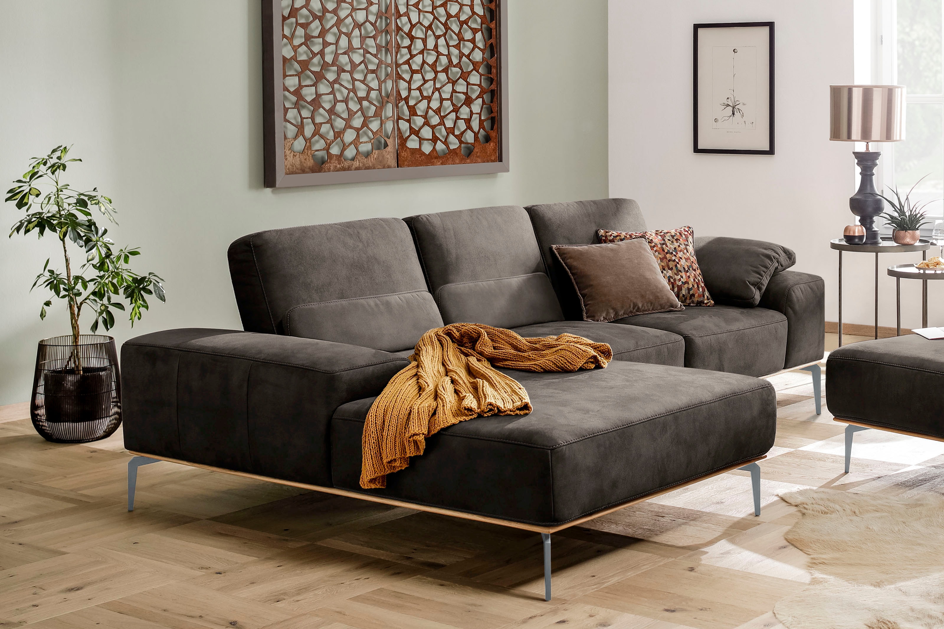 W.SCHILLIG Ecksofa "run, Designsofa mit tollem Sitzkomfort, bequem, L-Form" mit elegantem Holzsockel, Füße in Silber matt, Breite 279 cm