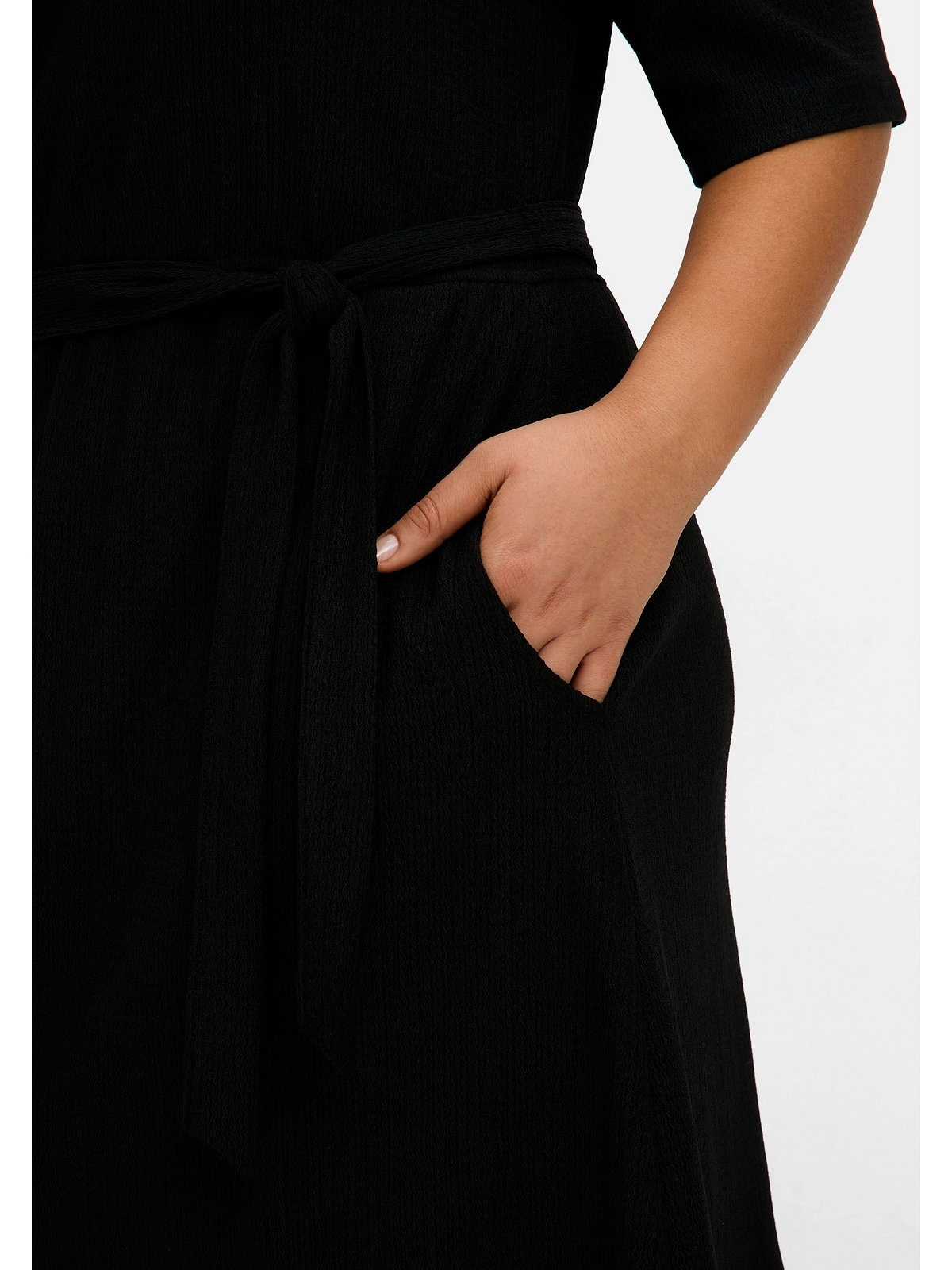 Sheego Sommerkleid »Große Größen«, aus Crêpe, mit Bindegürtel und Taschen