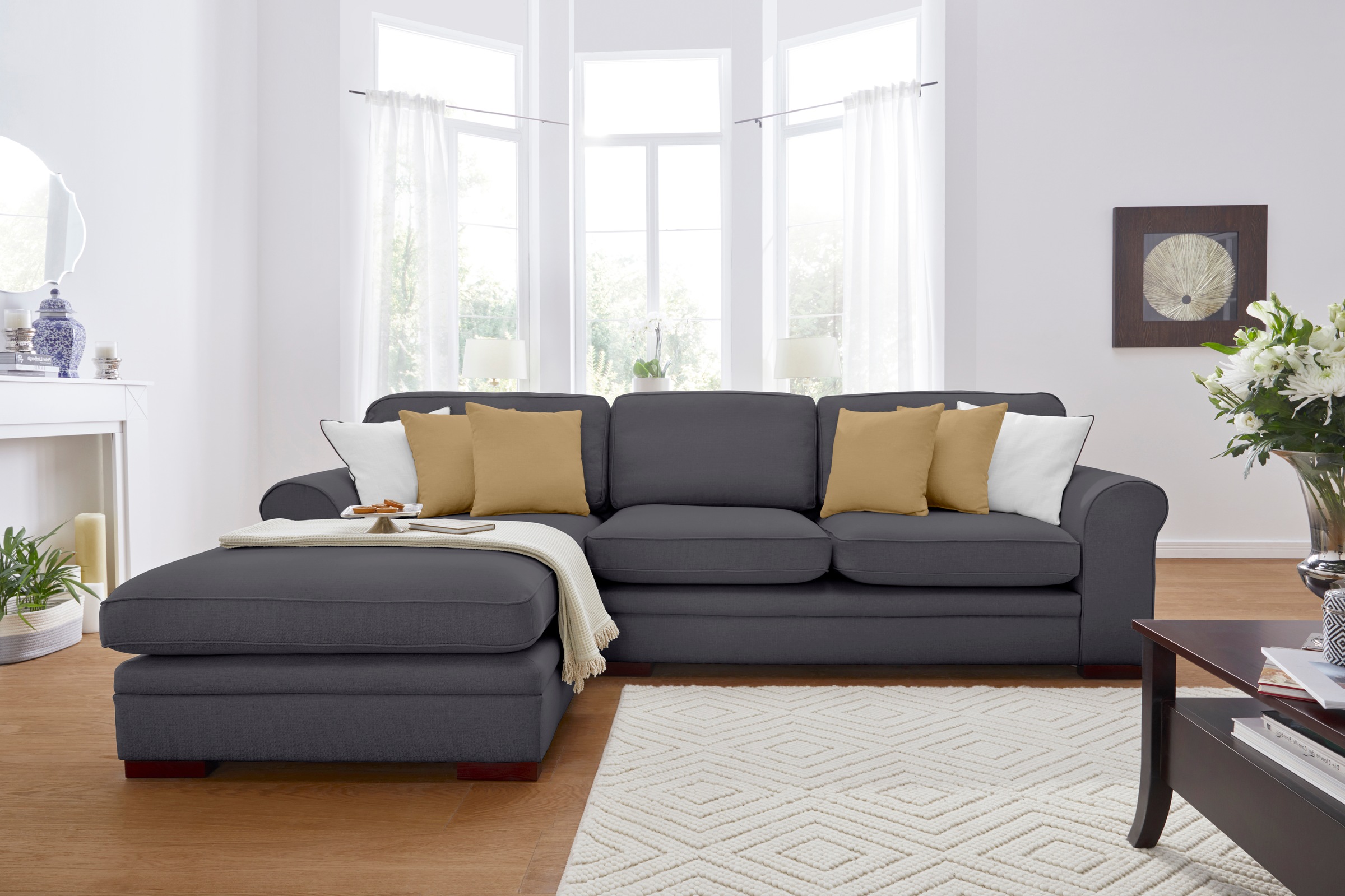 Home affaire Ecksofa "Broughton L-Form", weicher Sitzkomfort, incl. 4 Zierk günstig online kaufen