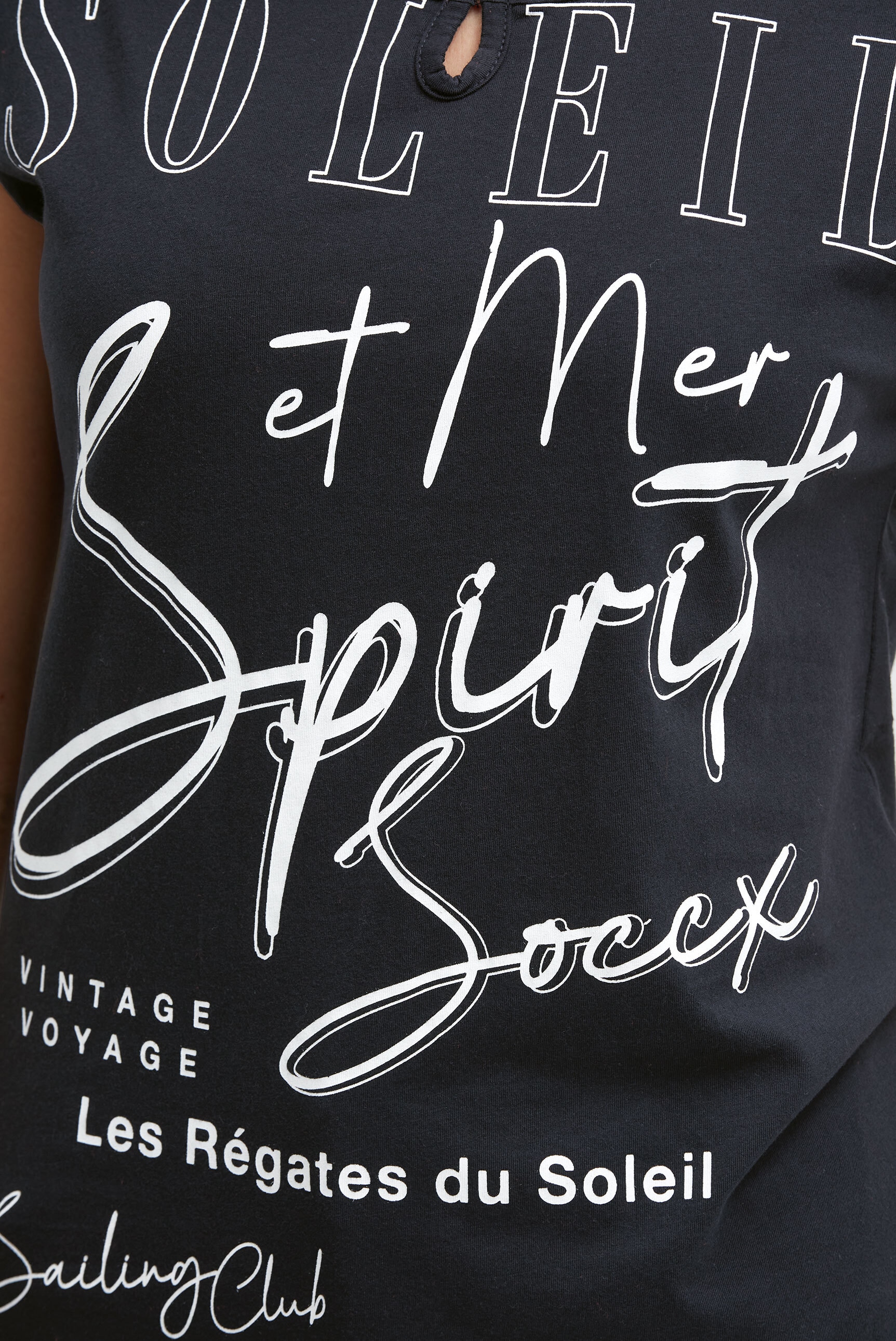 SOCCX Rundhalsshirt mit überschnittenen Schultern