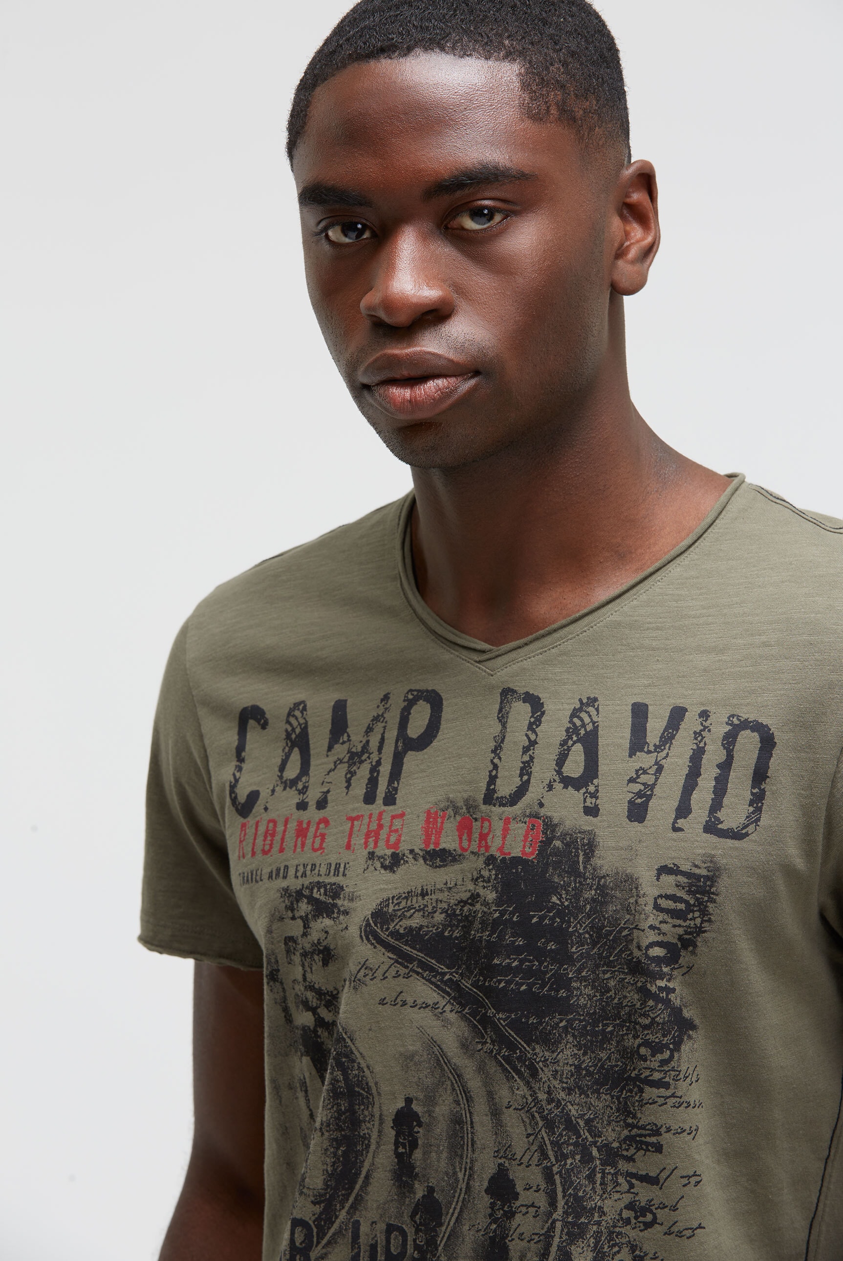 CAMP DAVID V-Shirt, mit offenen Kanten