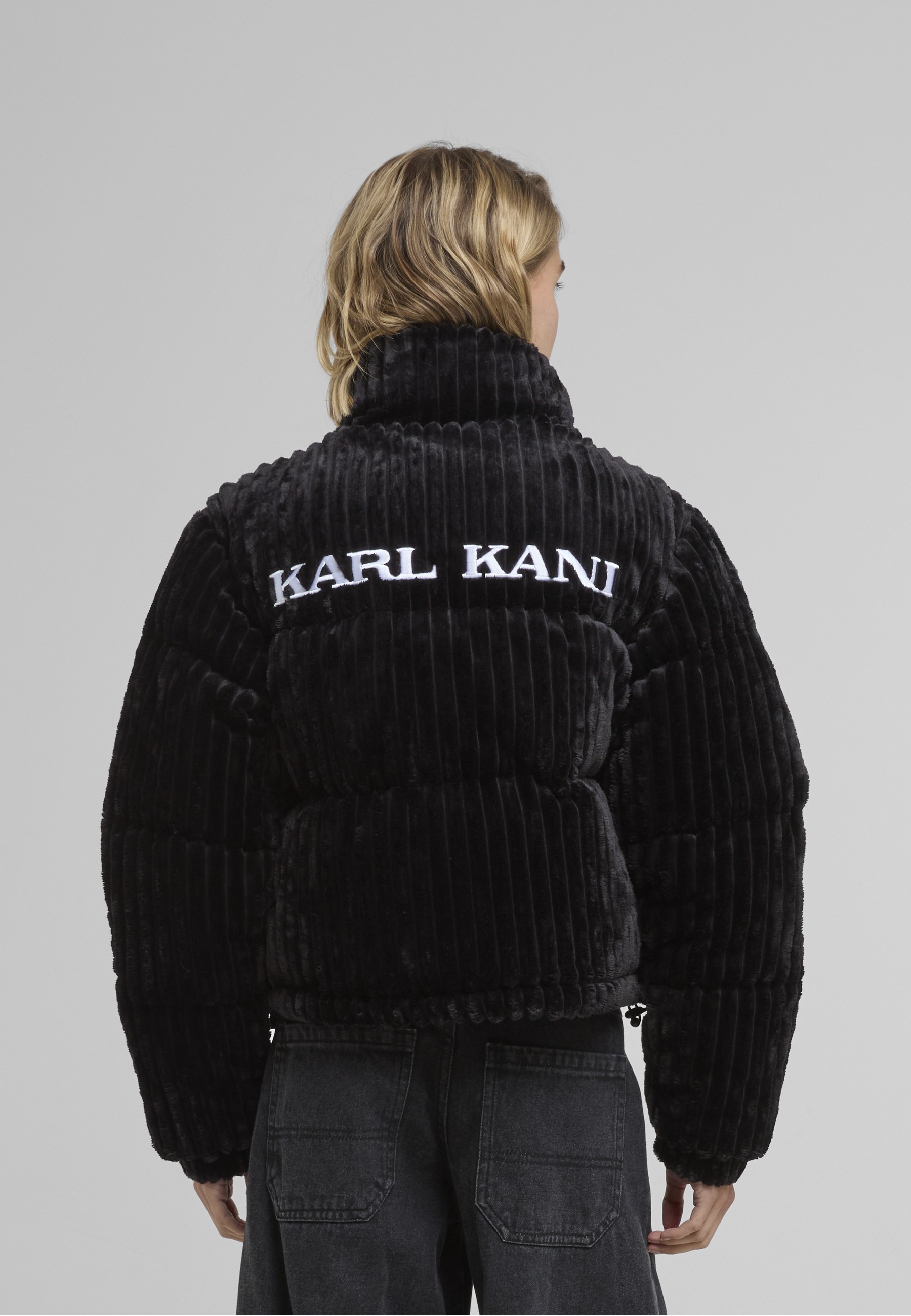 Karl Kani Winterjacke »Karl Kani KK Og Fuzzy Corduroy Short Puffer Jacket« 1 Stk. tlg. ohne Kapuze