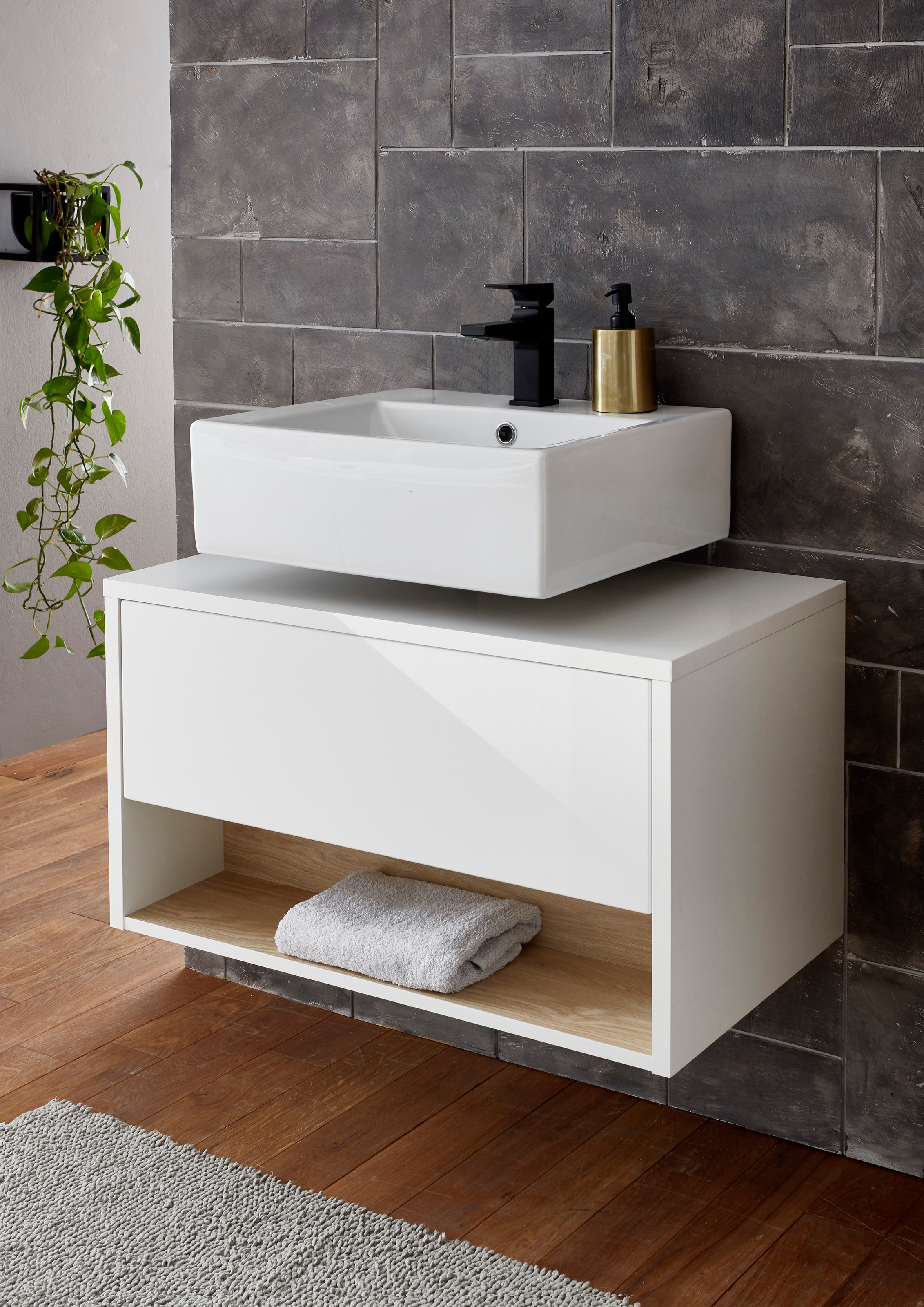 Places of Style Badmöbel-Set »Studio Line, Bad im modernen Design, 4-teiliges Badezimmer«, (4 St.), Schrank, Unterschrank und Spiegel, in zwei Farben verfügbar, Stauraum
