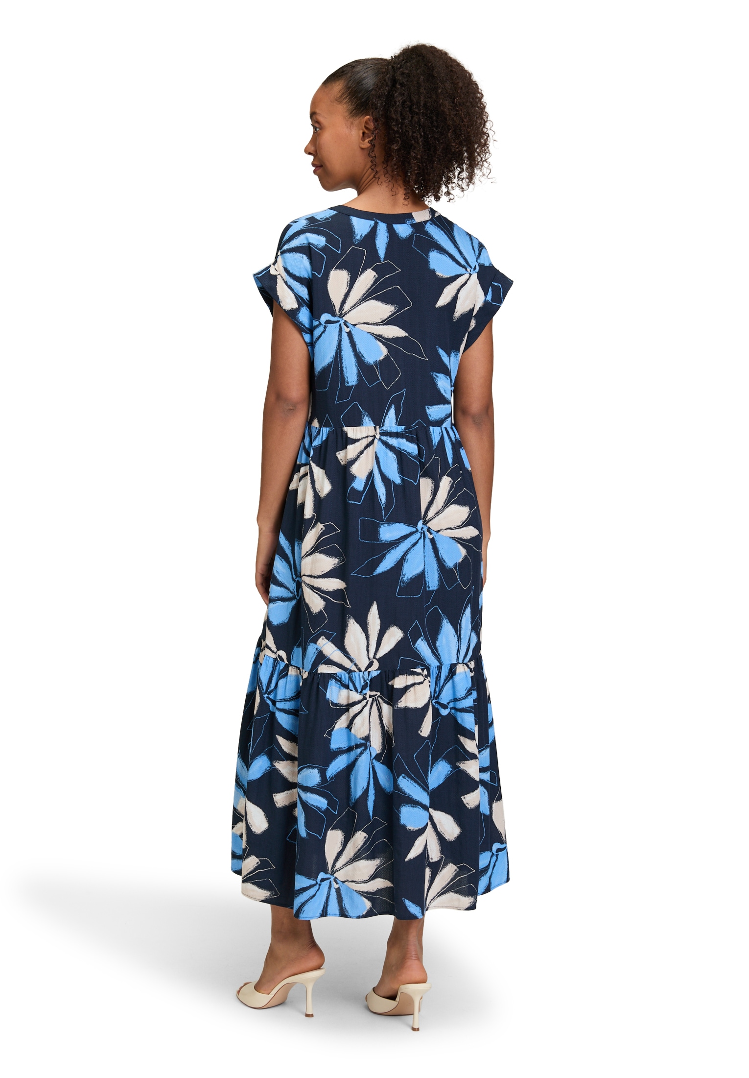 Betty&Co Sommerkleid »Betty & Co Stufenkleid mit Print«, Druck
