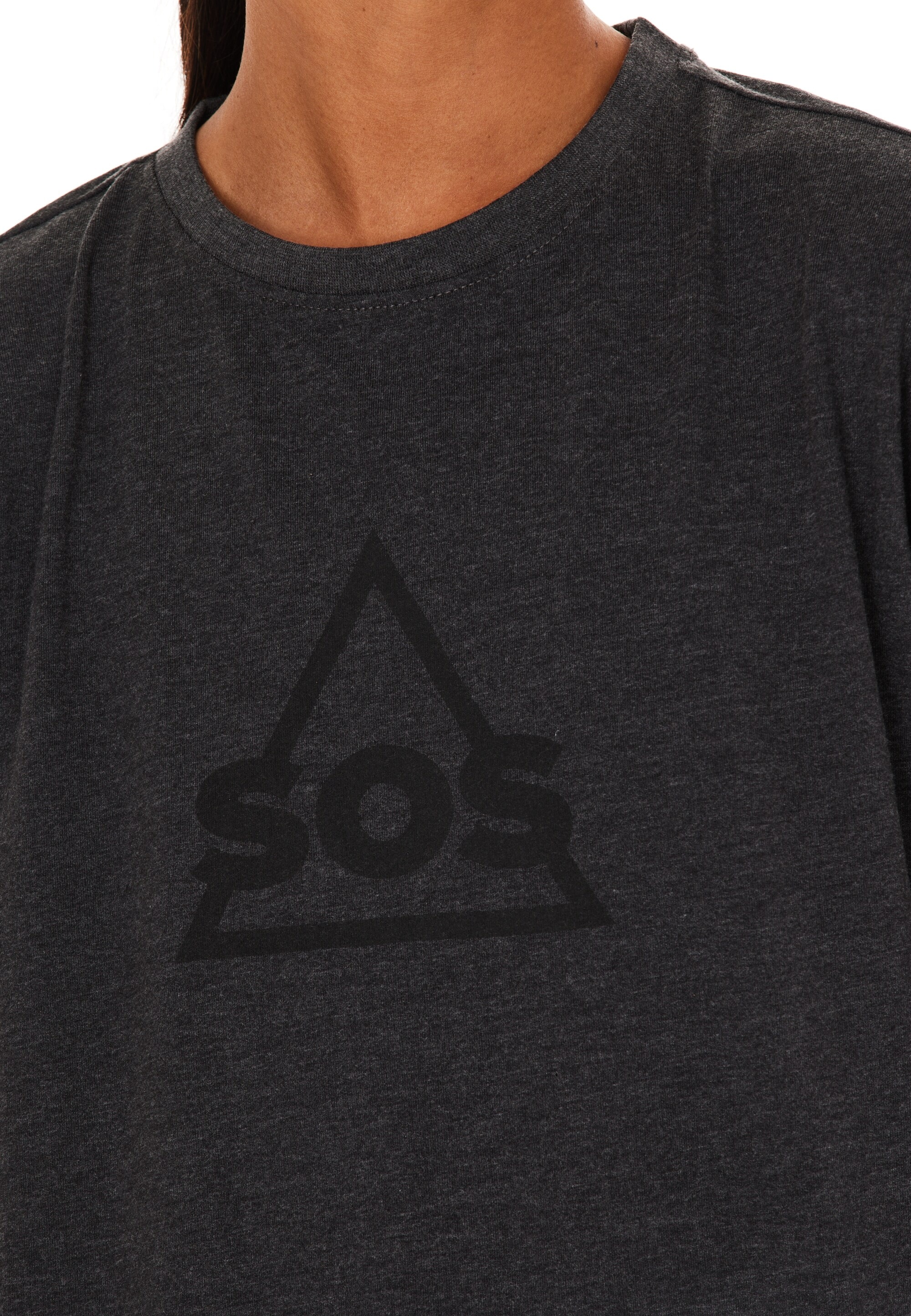 SOS Funktionsshirt »Kvitfjell«, | trendigem ▷ mit BAUR der Front Markenlogo auf bestellen