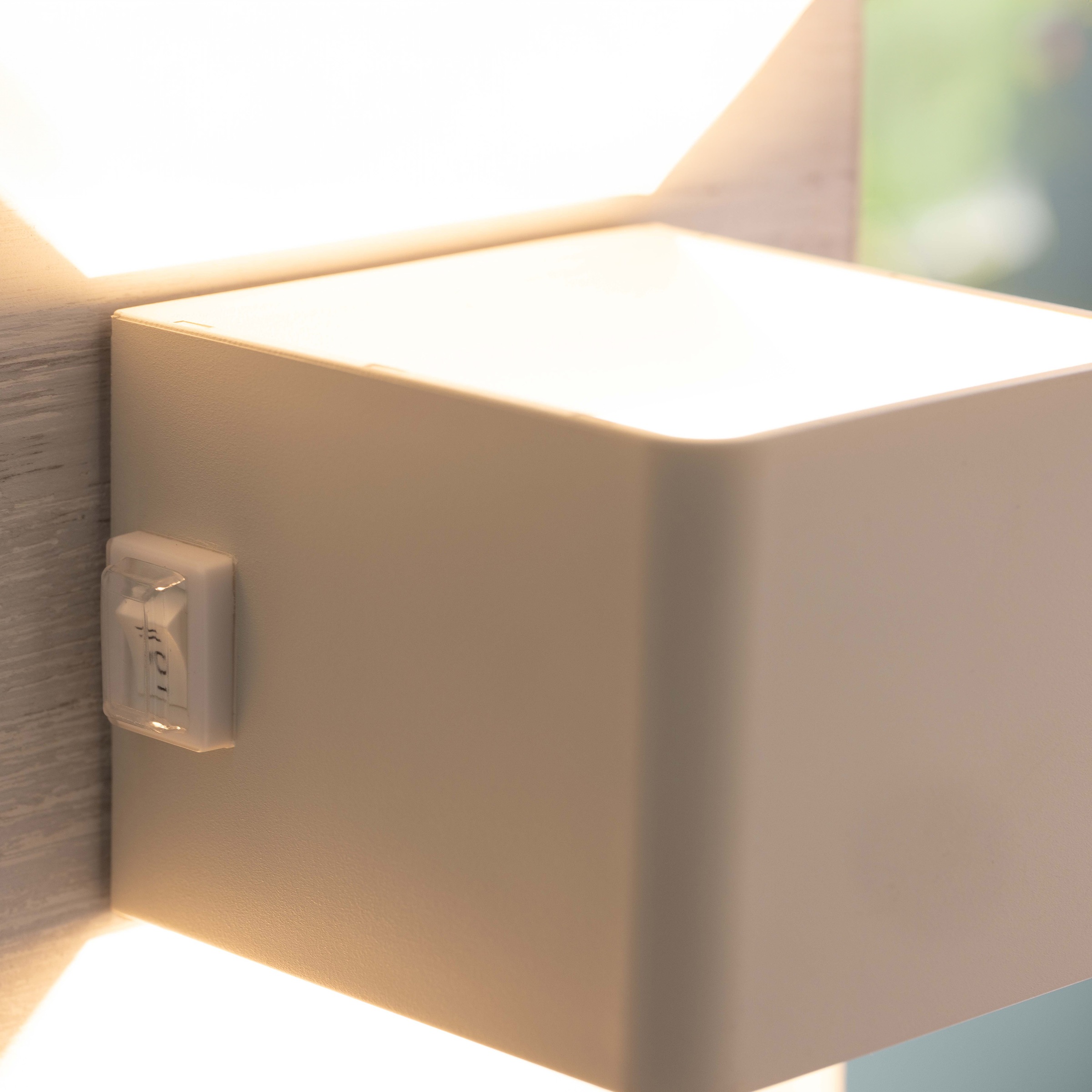 Brilliant Außen-Wandleuchte »Iseo - portable Akkuleuchte inkl. Magnetplatte«, 1 flammig, Leuchtmittel LED-Modul | LED fest integriert, Akku, 300 lm, 3000 K, USB, schwarz, mobile Außenlampe, Wandlampe