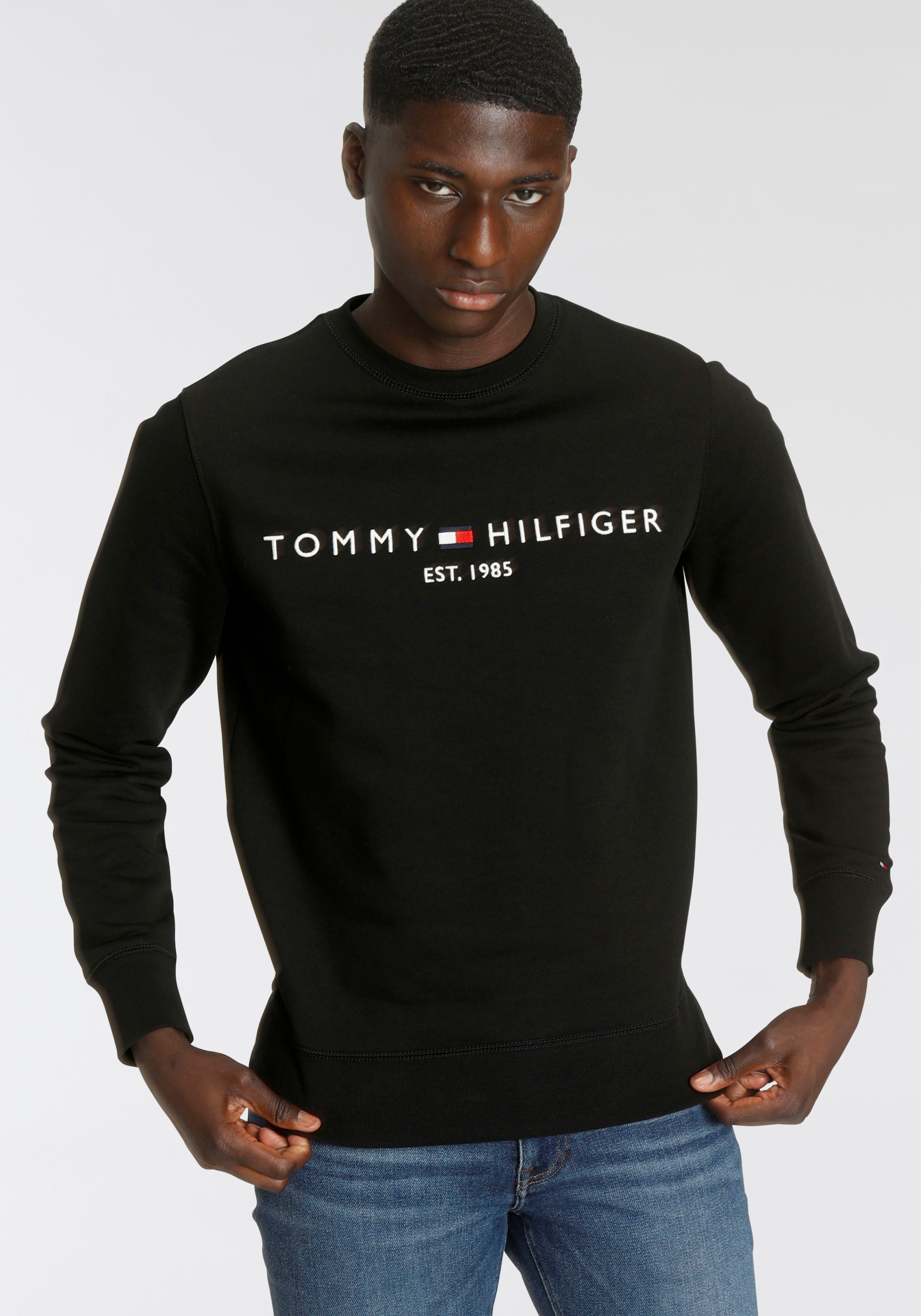 Tommy Hilfiger Sweatshirt "TOMMY LOGO SWEATSHIRT mit Rundhals und Stickerei günstig online kaufen