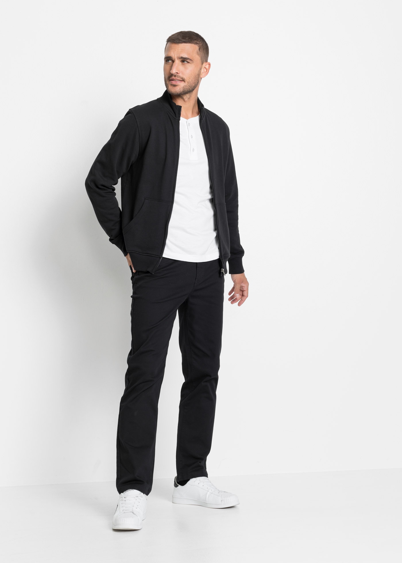 bonprix Stretch-Hose »Classic Fit Stretch-Hose, Straight«  Five-Pocket-Design, mit Eingrifftaschen, Gesäßtaschen und Coinpocket